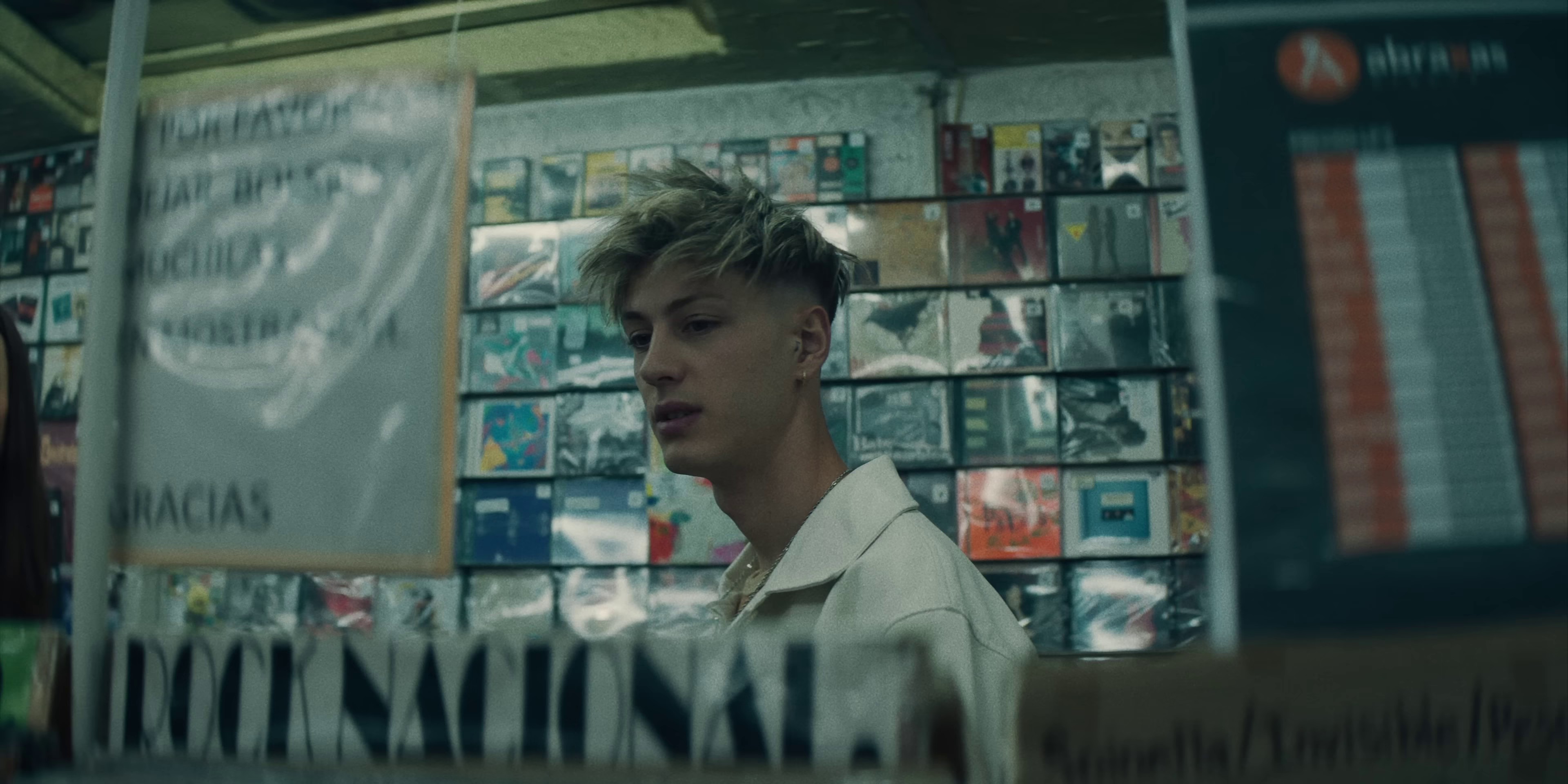 todas iguales (2024) —  shot,  lighting