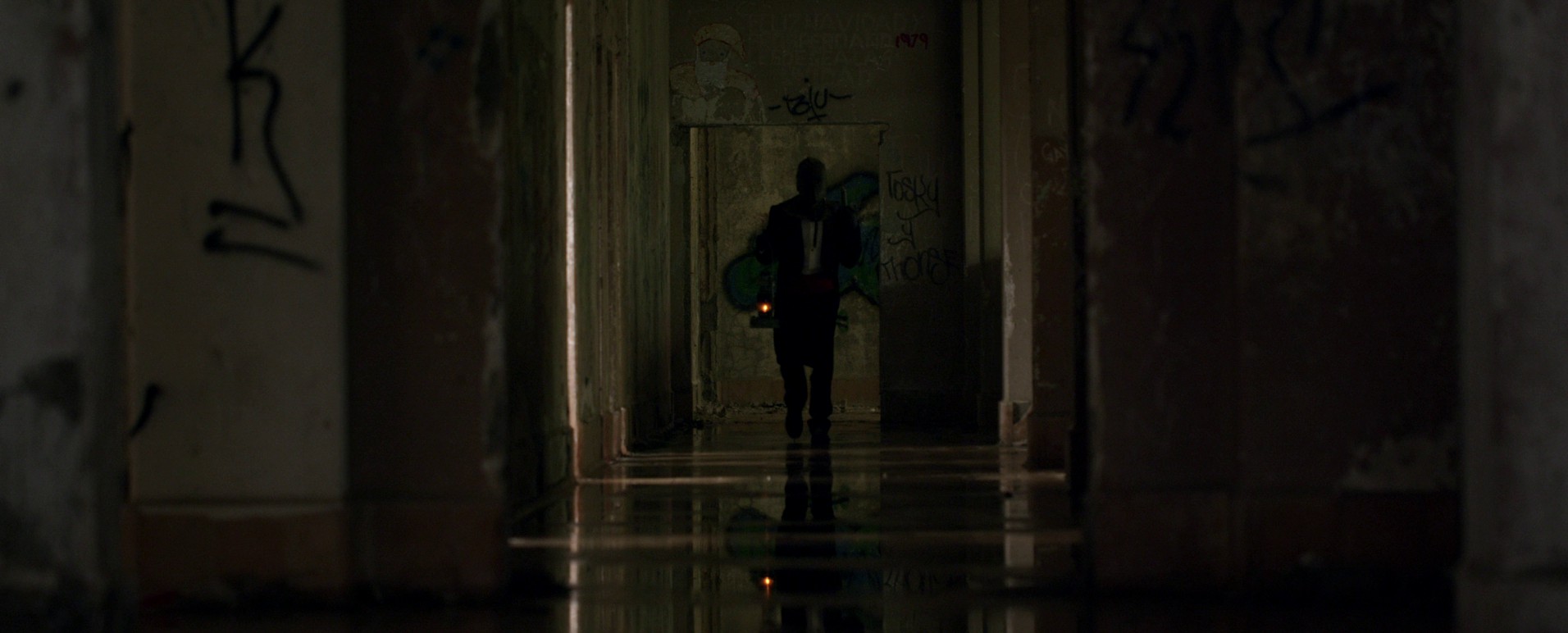 Dis (2018) —  shot,  lighting