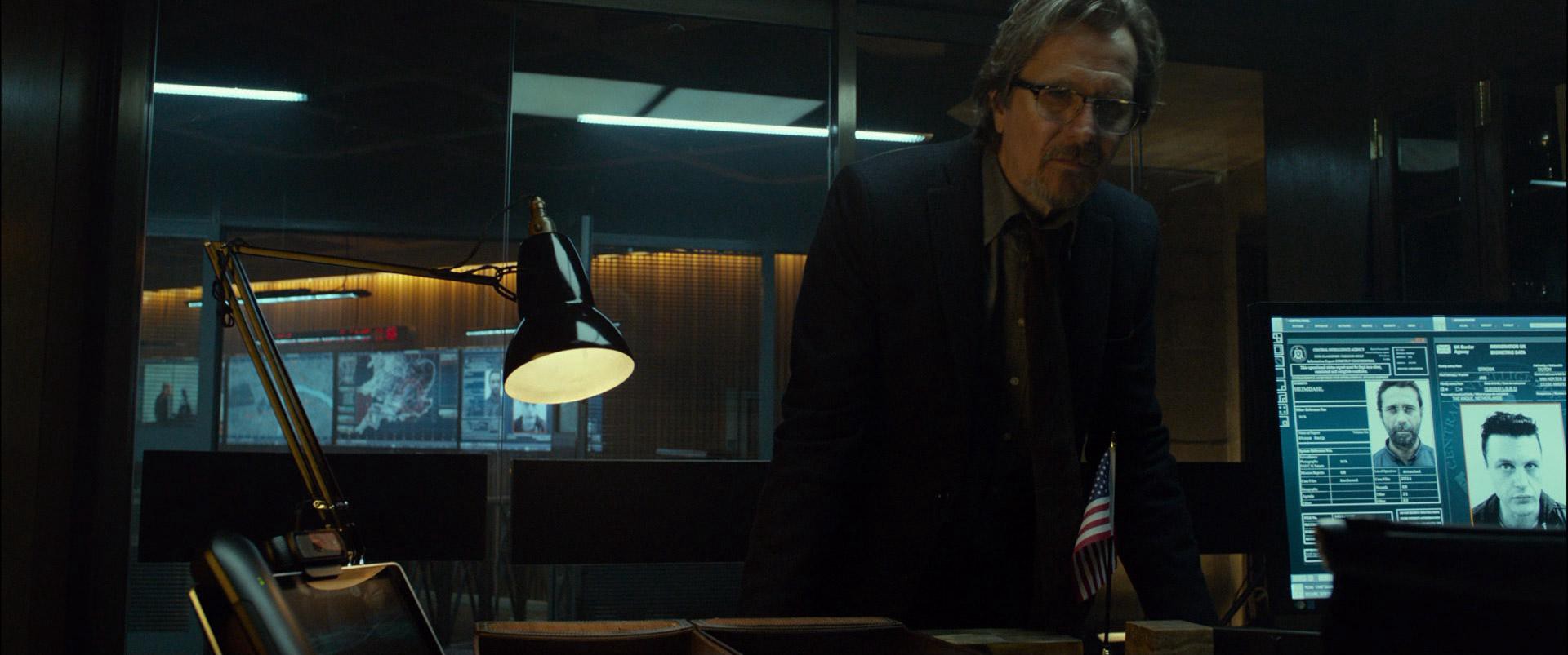 Criminal (2016) —  shot,  lighting