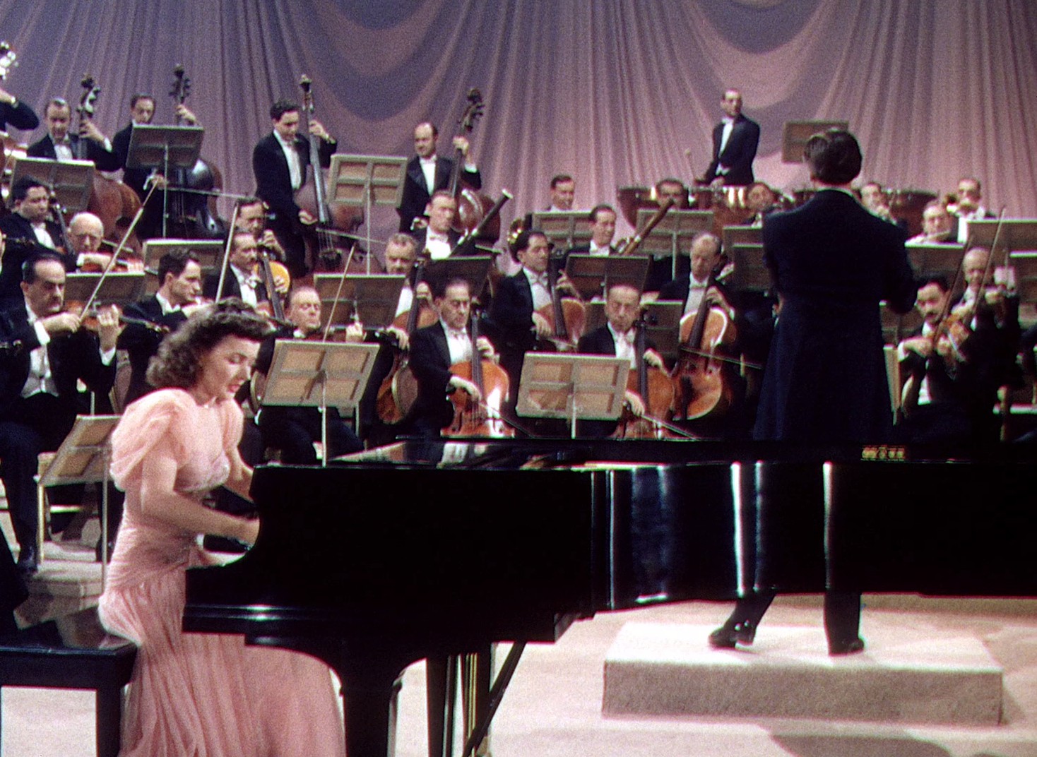 Concerto (1946) —  shot,  lighting