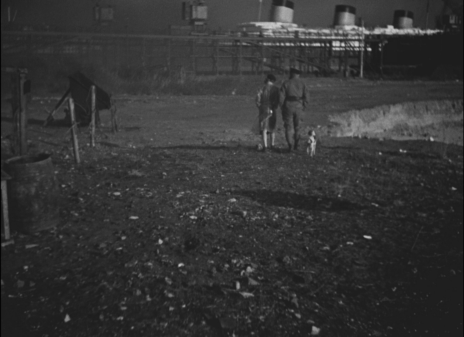 Port of Shadows (1938) —  shot,  lighting