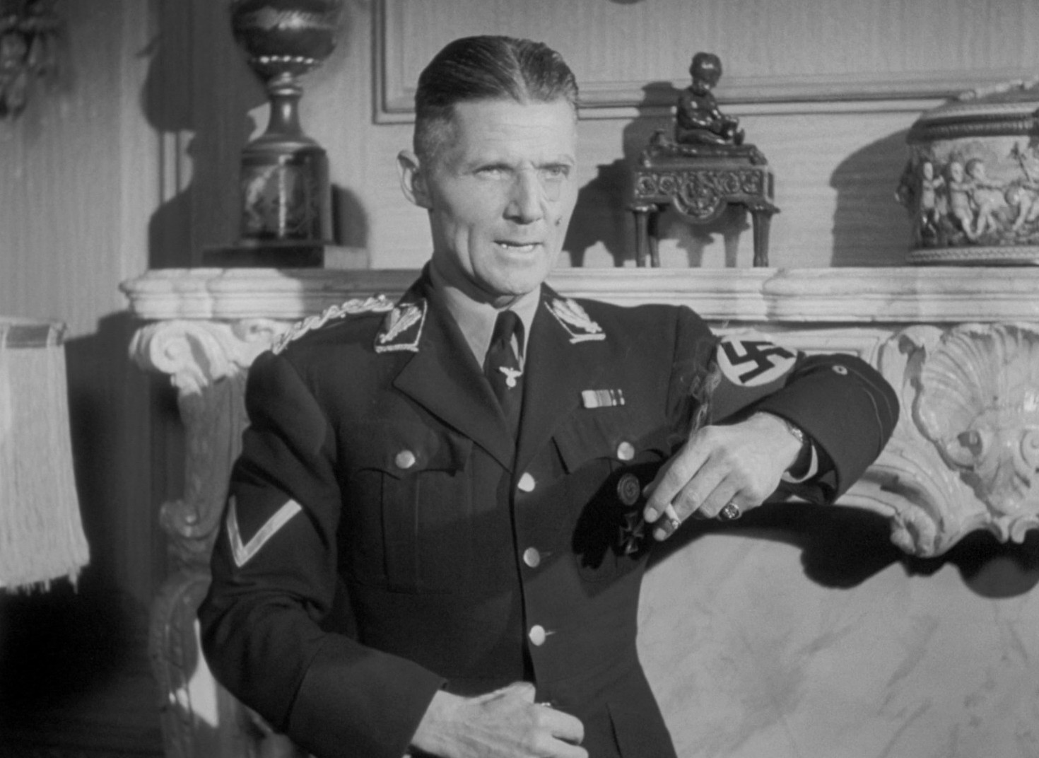 Hangmen Also Die! (1943) —  shot,  lighting