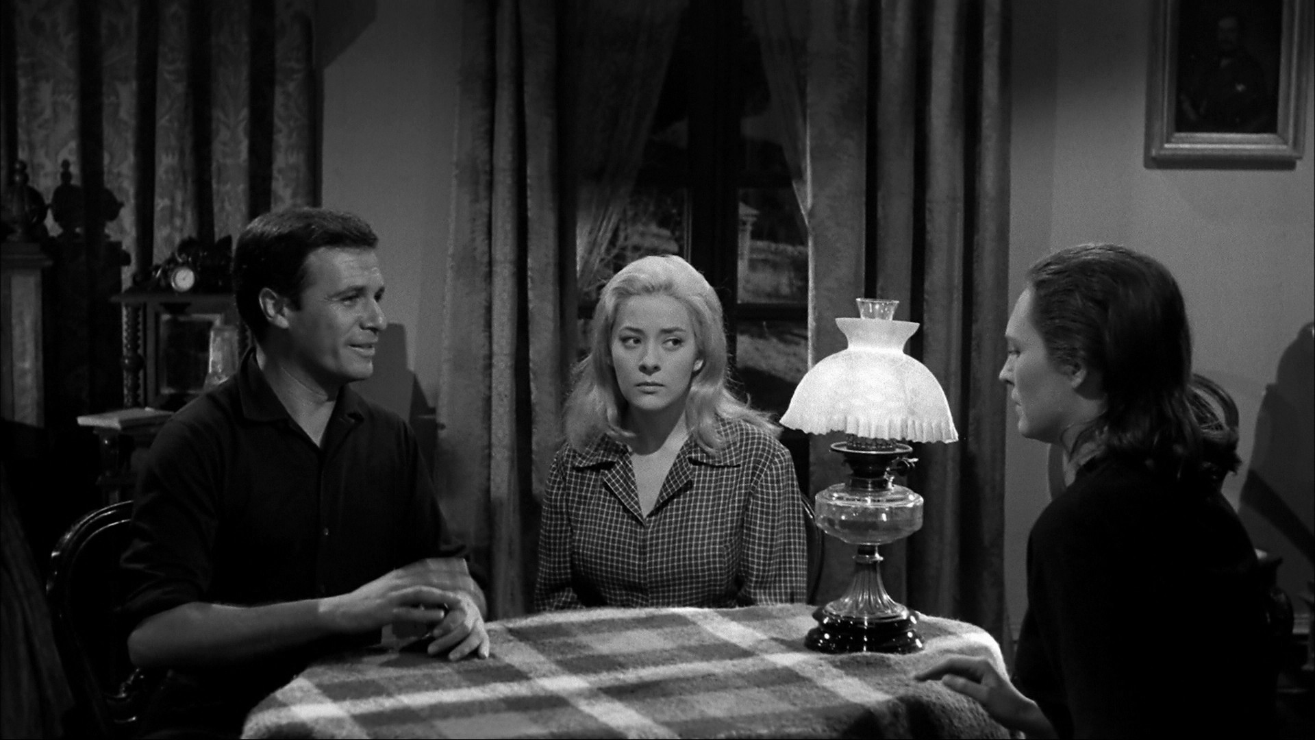 Viridiana (1961) —  shot,  lighting