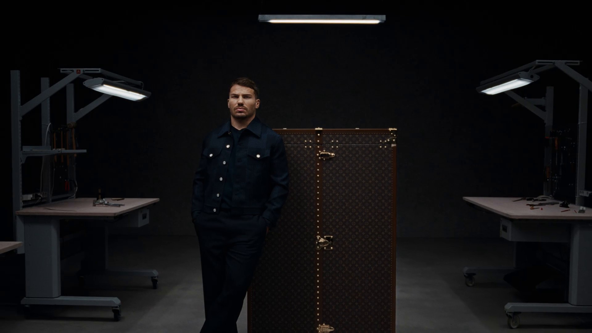 LOUIS VUITTON OLYMPIC GAMES ANTOINE DUPONT (2024) —  shot,  lighting