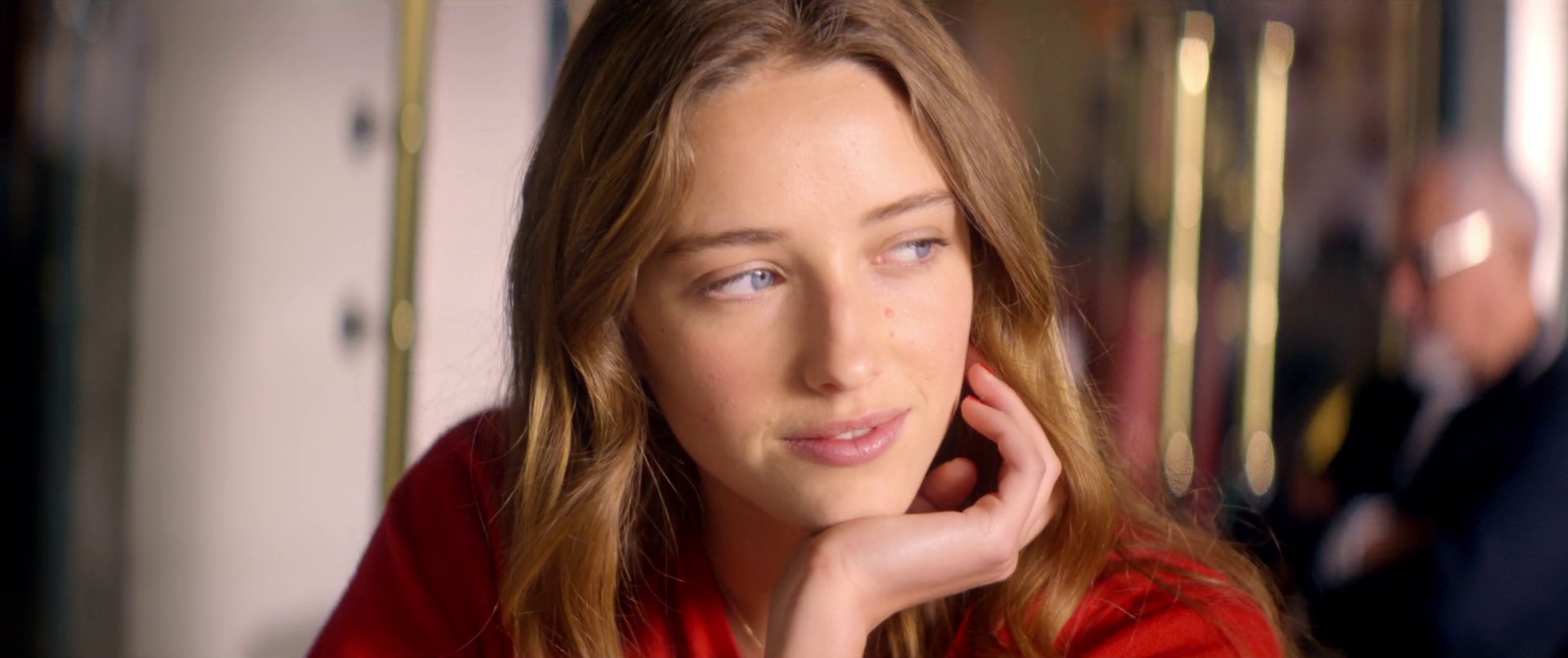 PERRIER VU EN TERRASSE (FRANCE - 2024) (2024) —  shot,  lighting