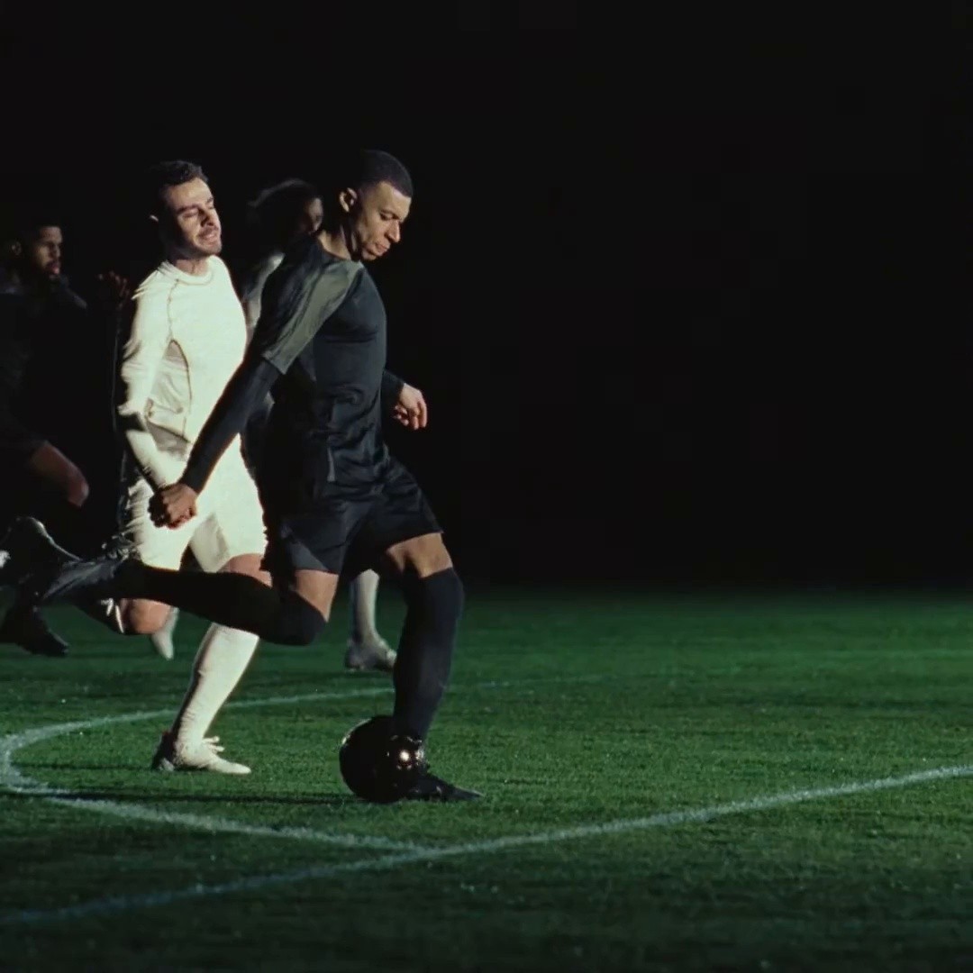 Hublot x Kylian Mbappé - CHAQUE SECONDE COMPTE x Bleunuit (2024) —  shot,  lighting