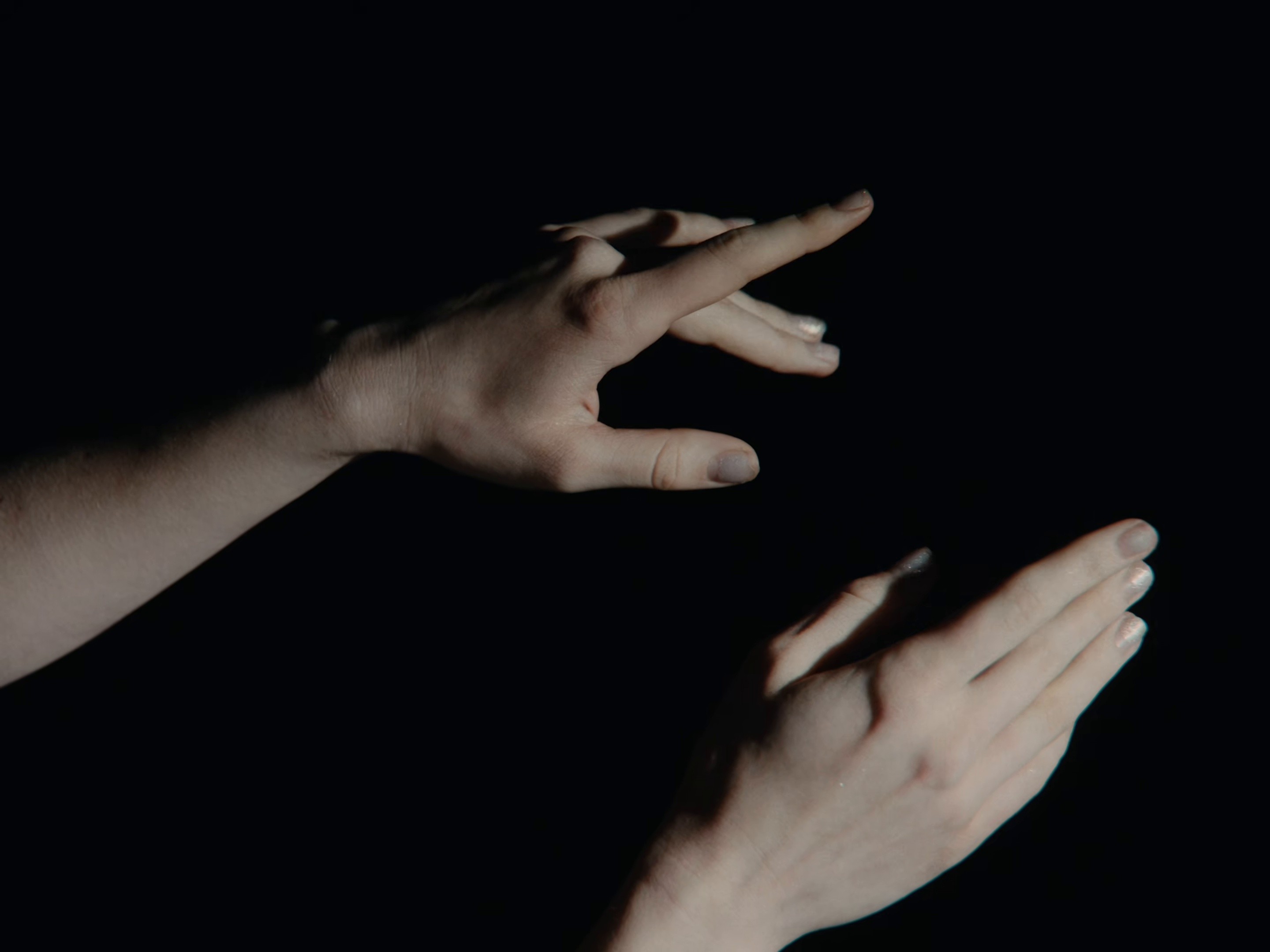 DON’T YOU SEE ME TRYING ? (2026) —  shot,  lighting