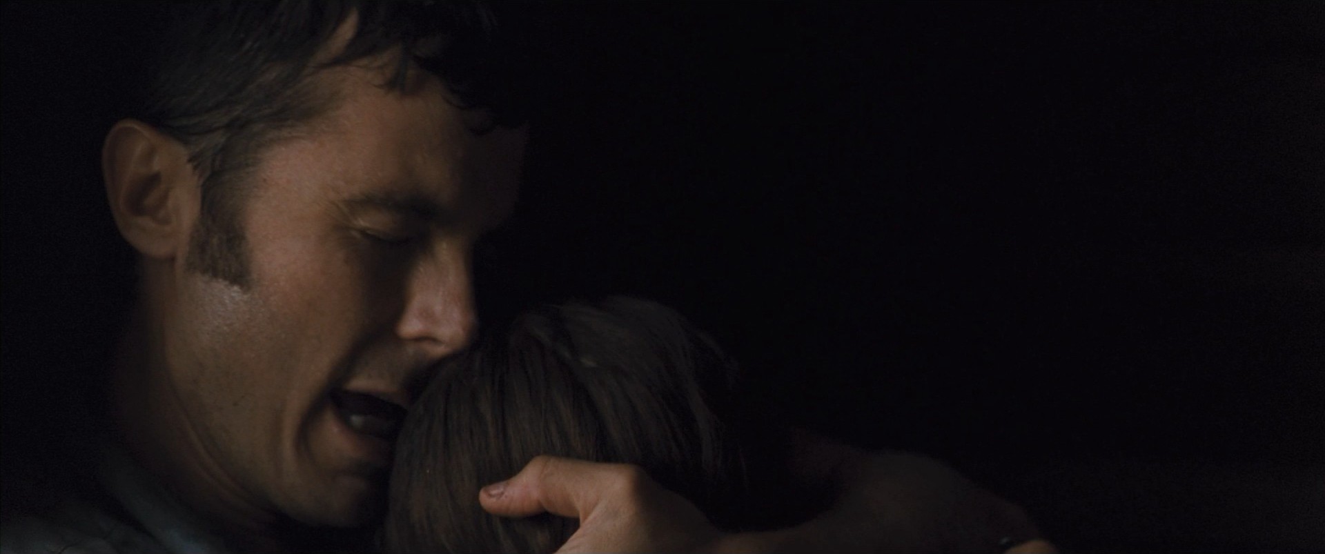 Ain't Them Bodies Saints (2013) —  shot,  lighting