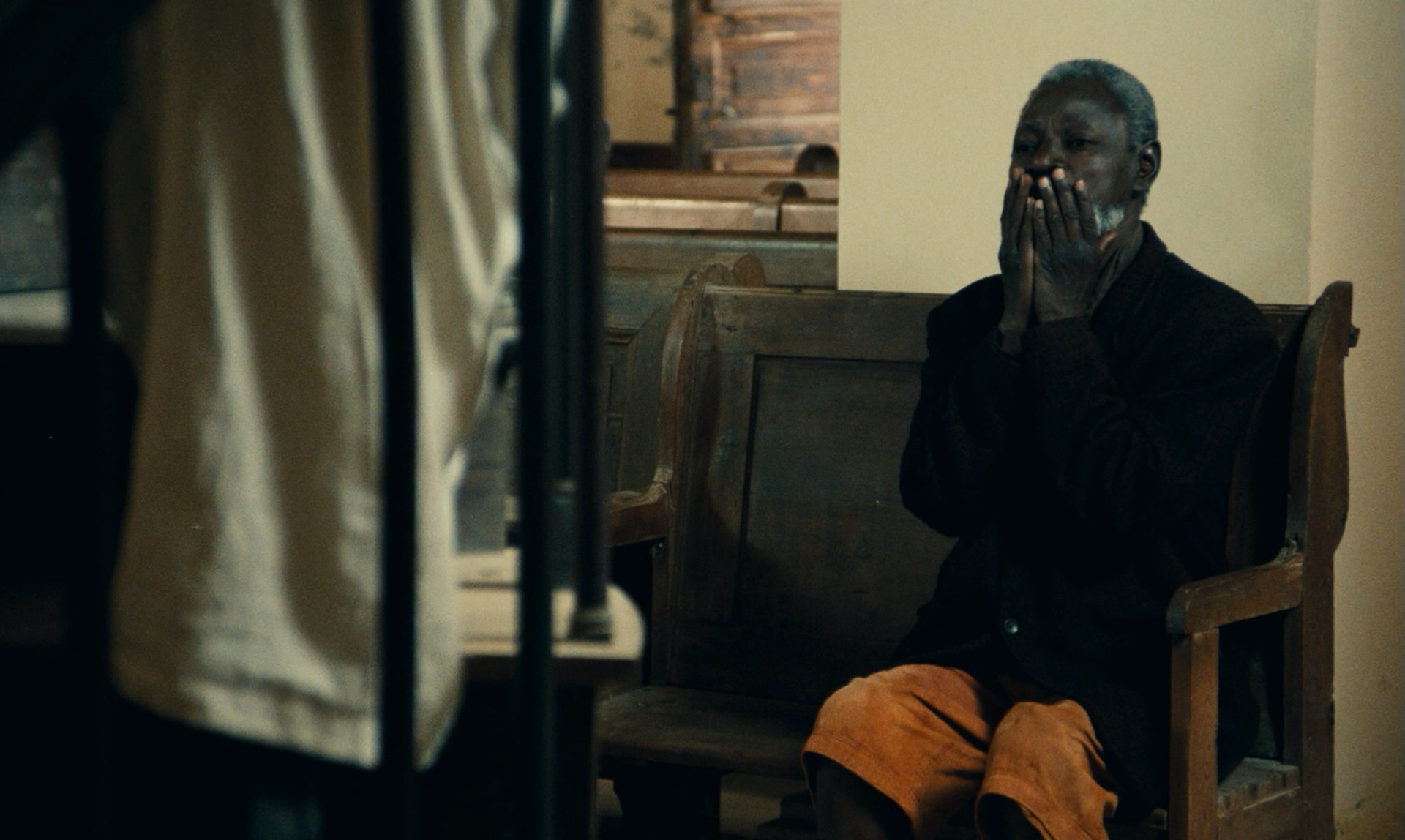 Hyenas (1992) —  shot,  lighting