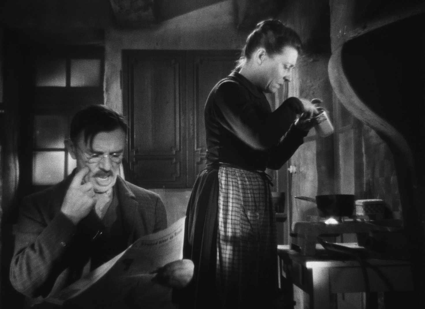 It Happened at the Inn (1943) —  shot,  lighting