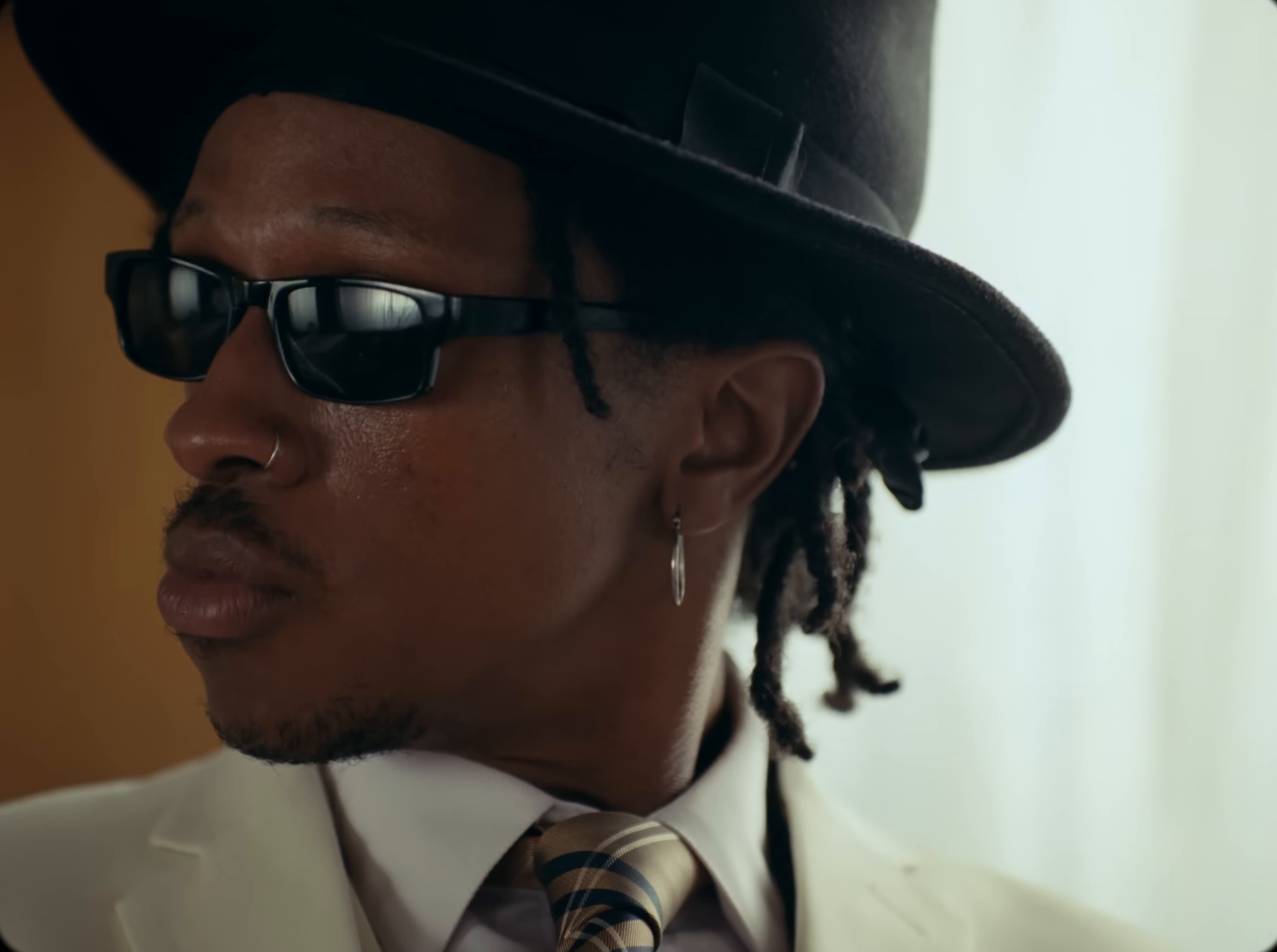 I CAN TELL  (2025) —  shot,  lighting