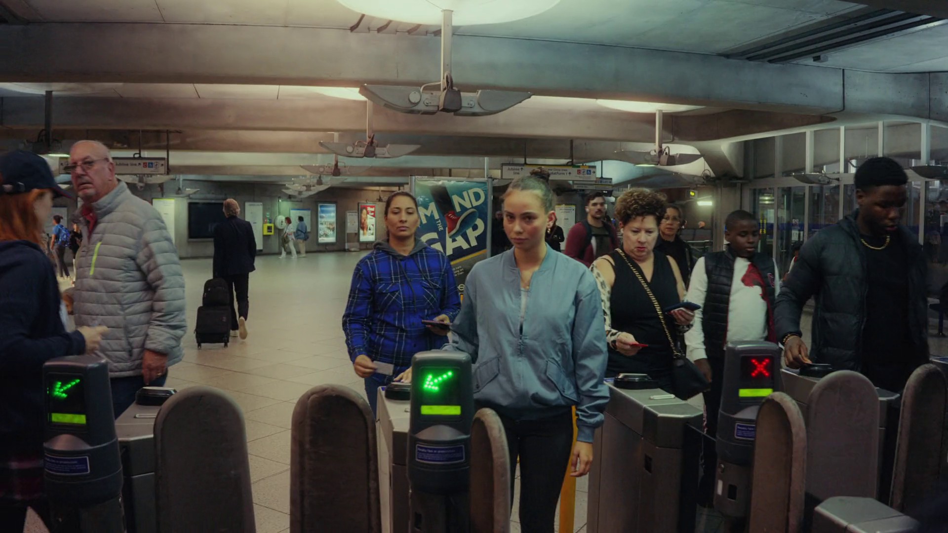 Google Pixel x Gpay - Match Day (2024) —  shot,  lighting