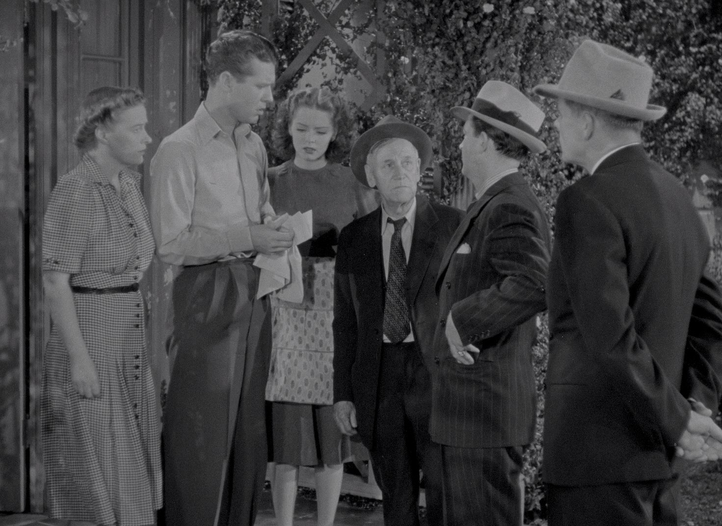 Spies at Work (1939) —  shot,  lighting
