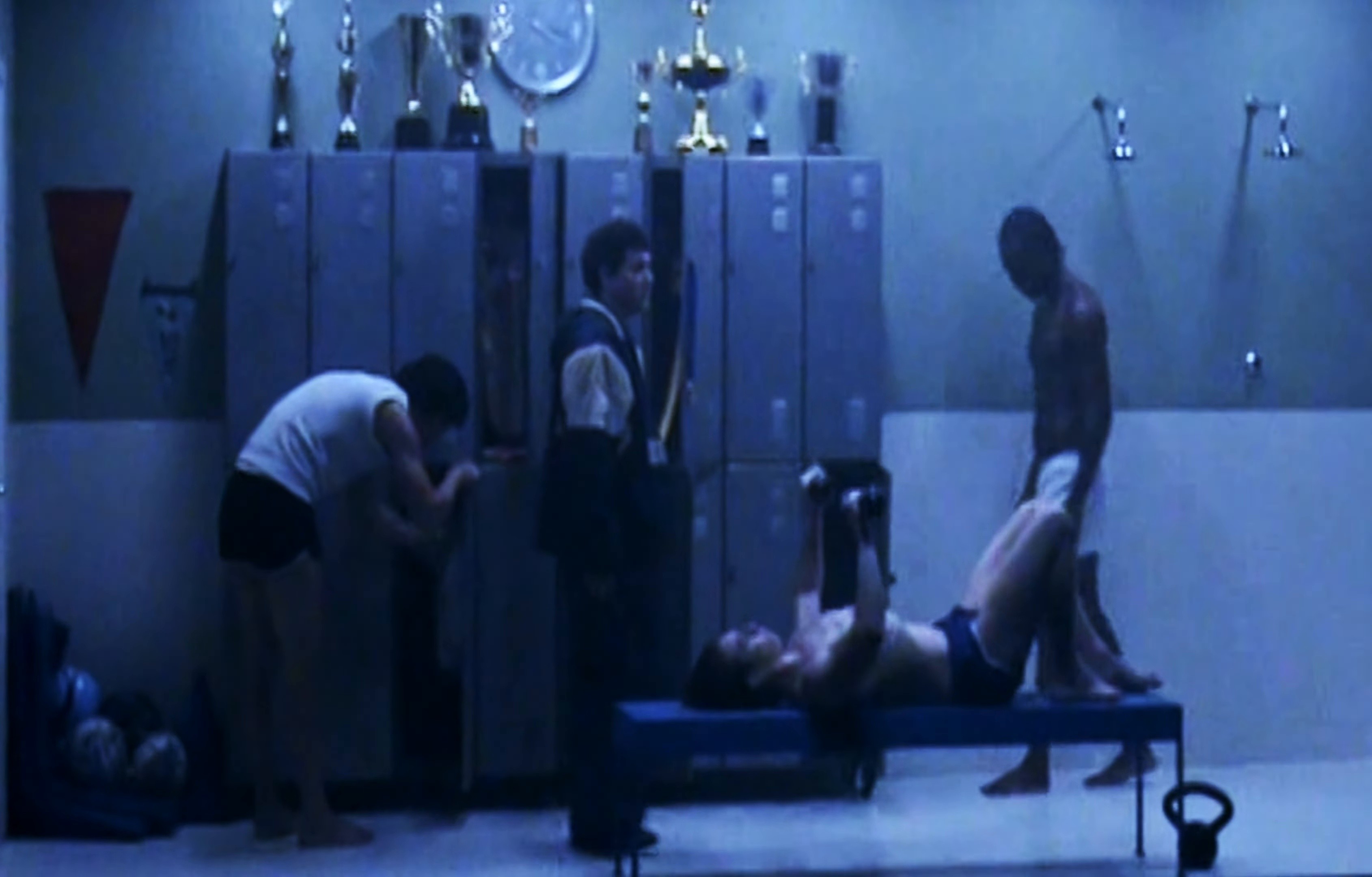 TODO HOMEM FAZ  (2025) —  shot,  lighting