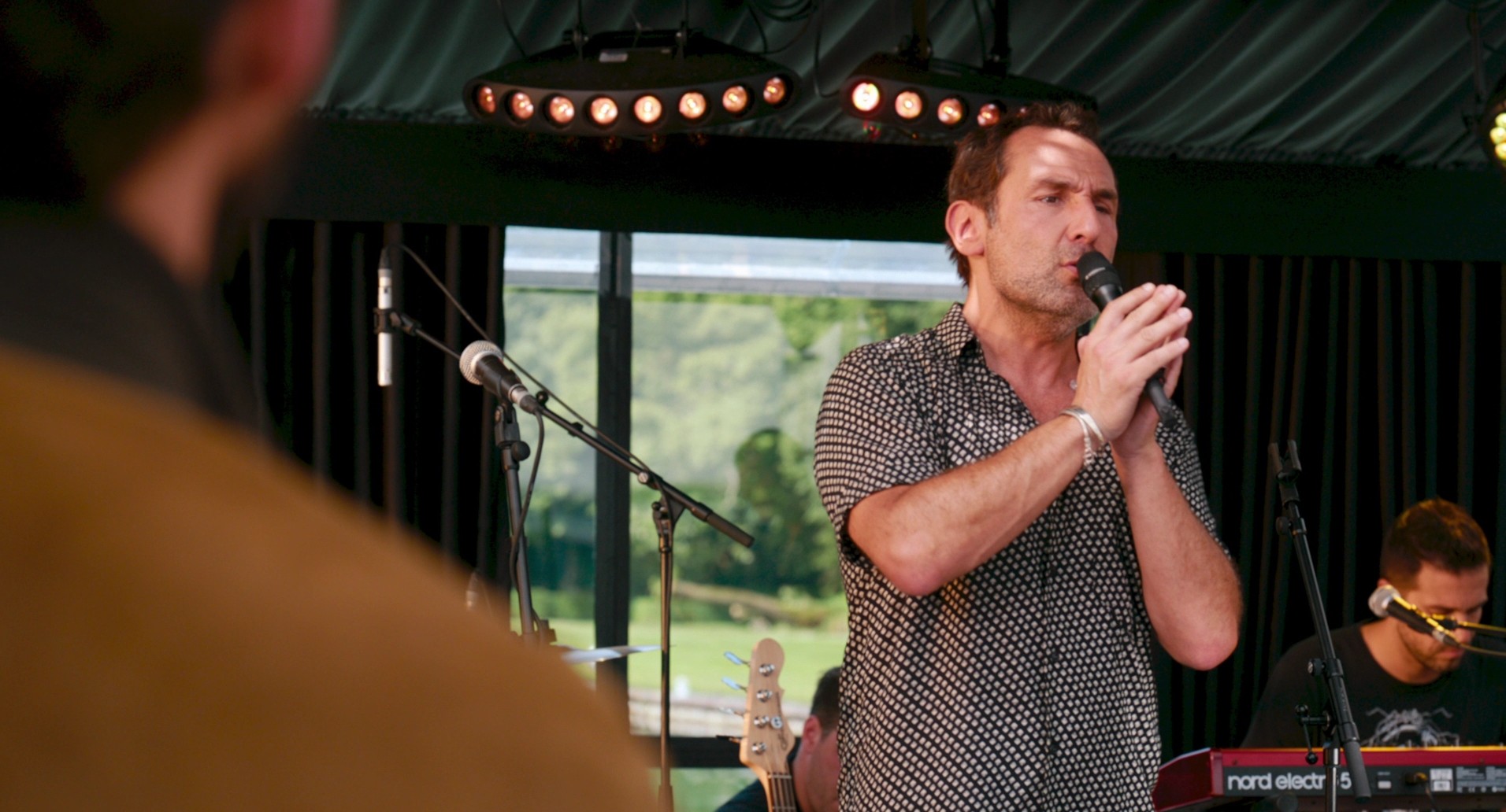 C'est la vie! (2017) —  shot,  lighting