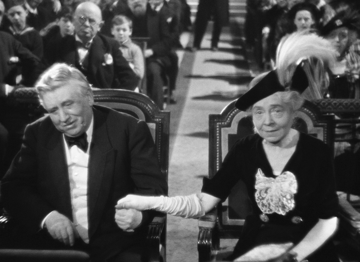 La fin du jour (1939) —  shot,  lighting