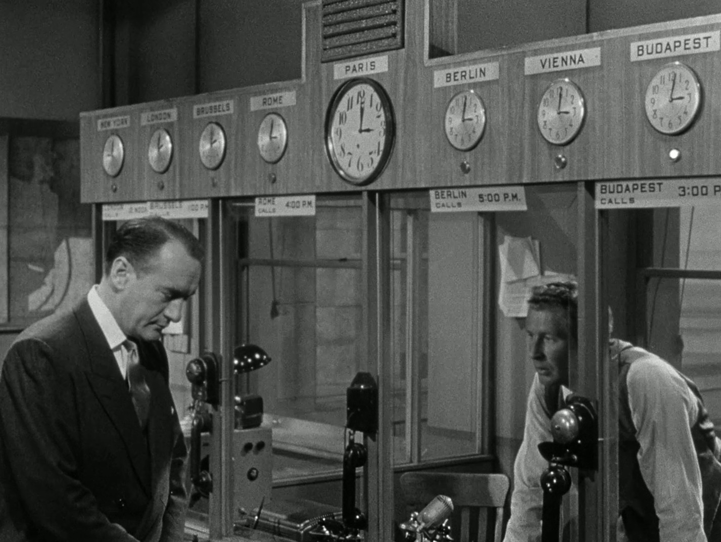 Assignment: Paris (1952) —  shot,  lighting