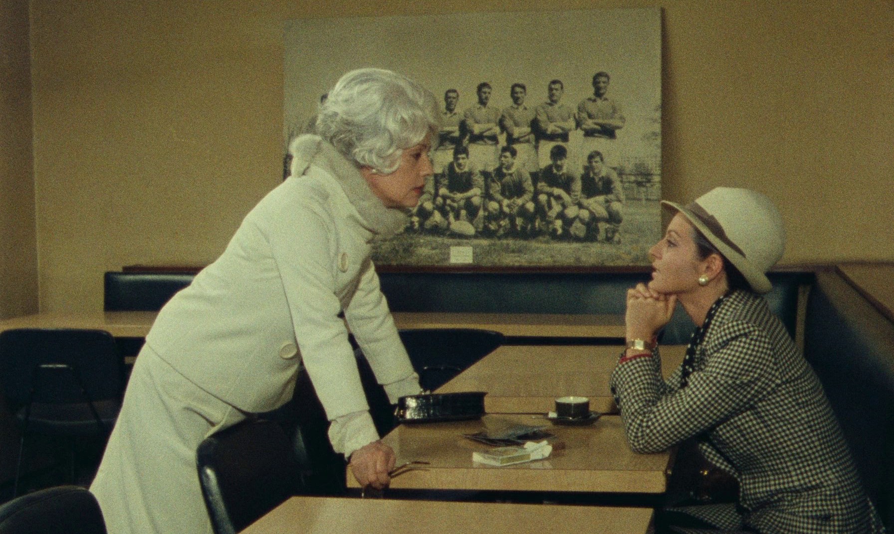 French Provincial (1975) —  shot,  lighting