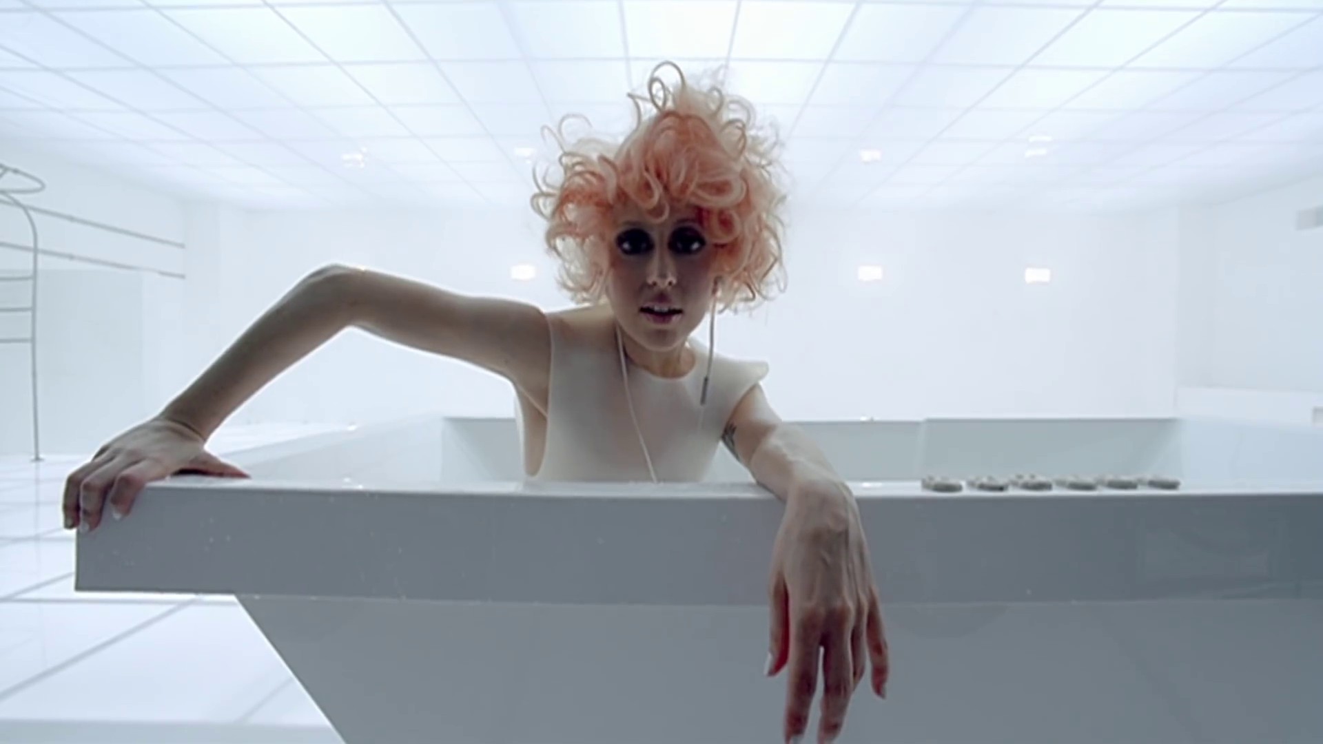 Bad Romance (2009) —  shot,  lighting