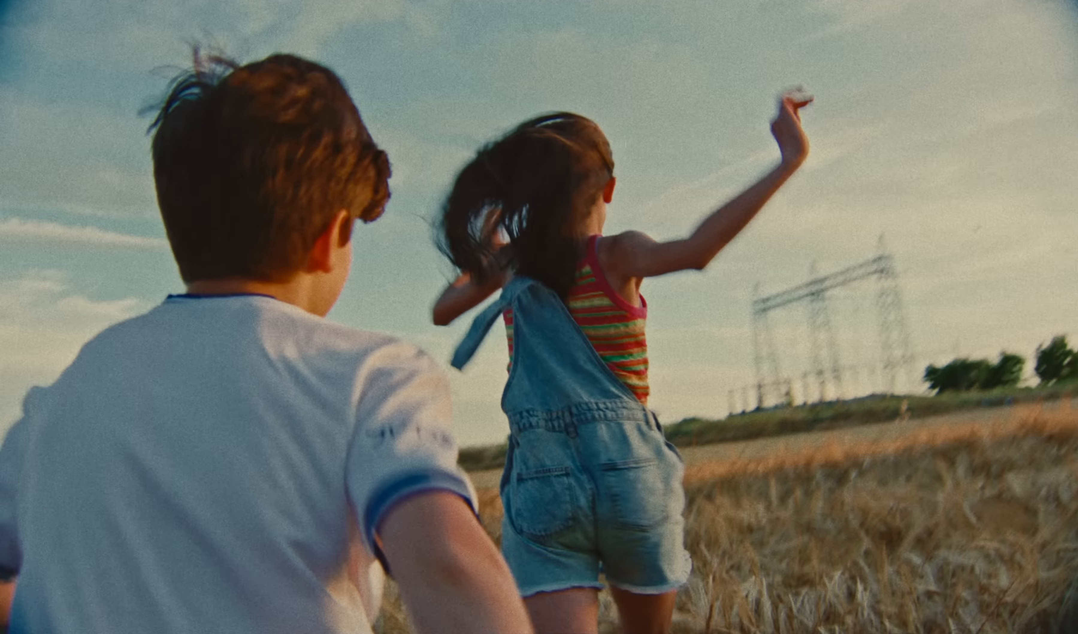 y es bonito (2024) —  shot,  lighting