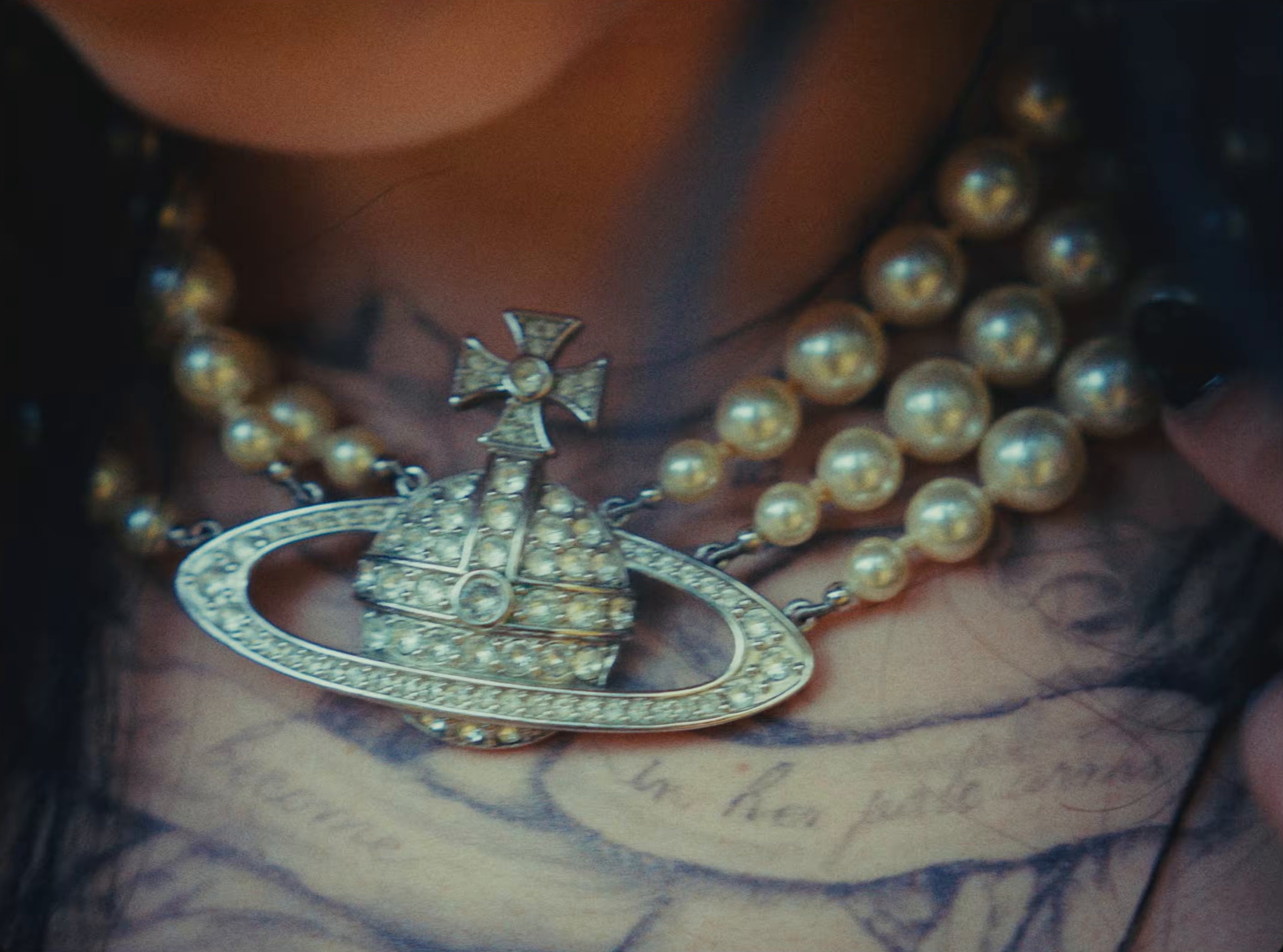 mec toxique (2025) —  shot,  lighting