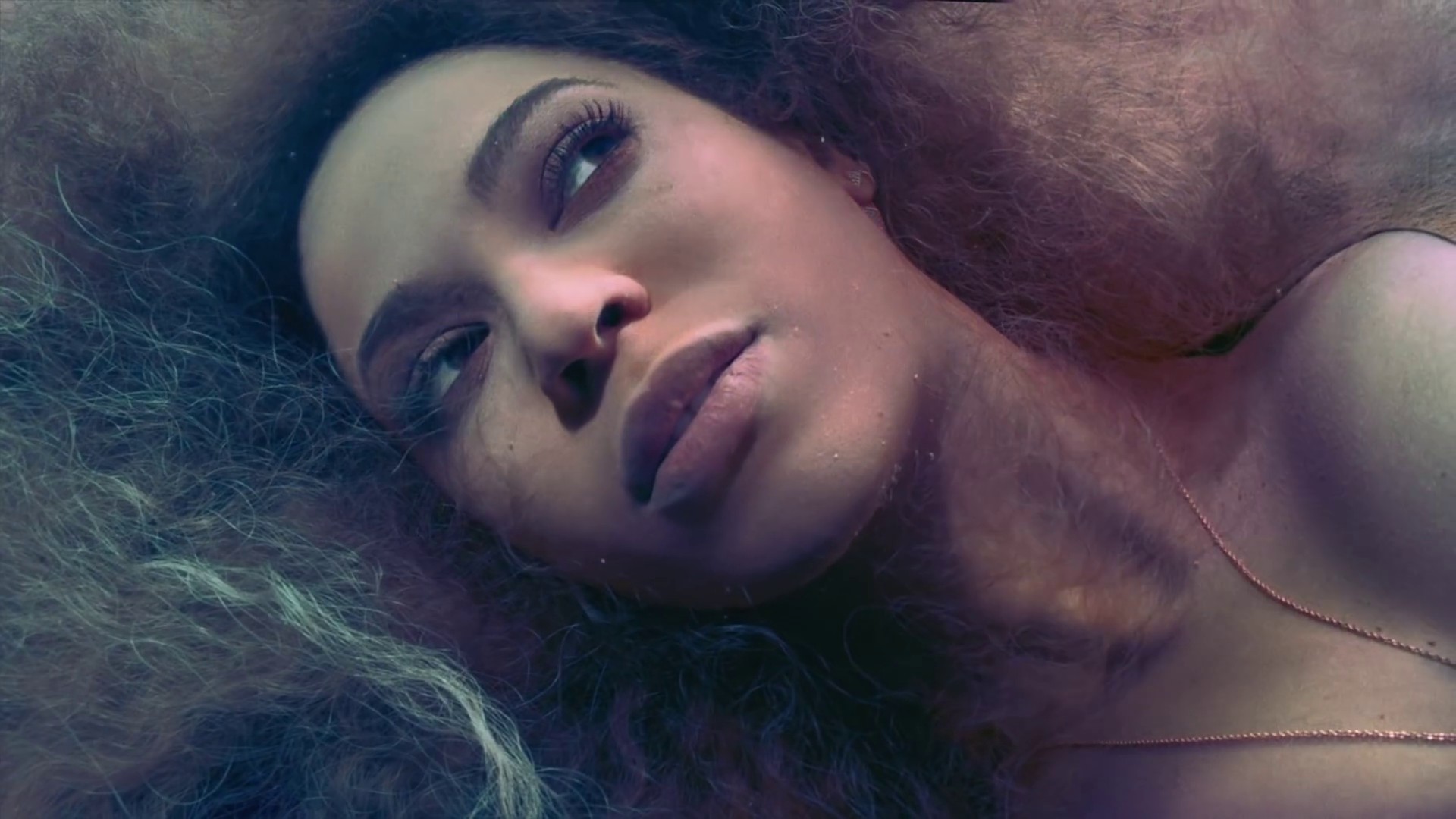 Hold Up (2016) —  shot,  lighting