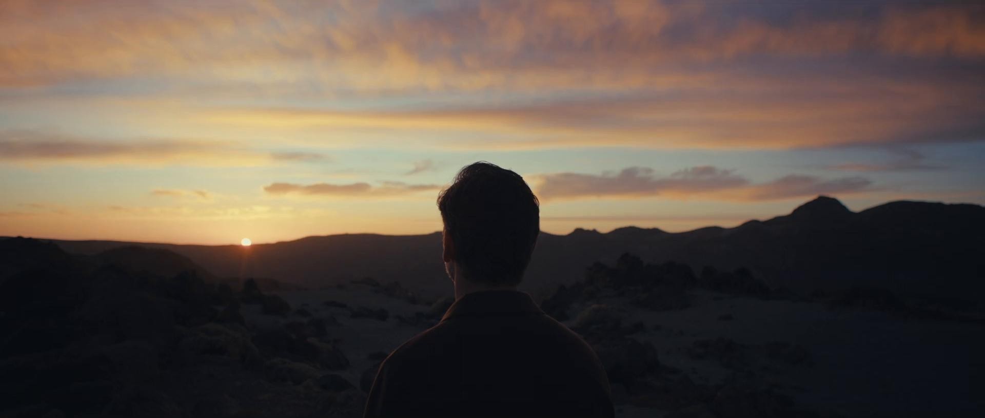 RENAULT - VOYAGE (2025) —  shot,  lighting