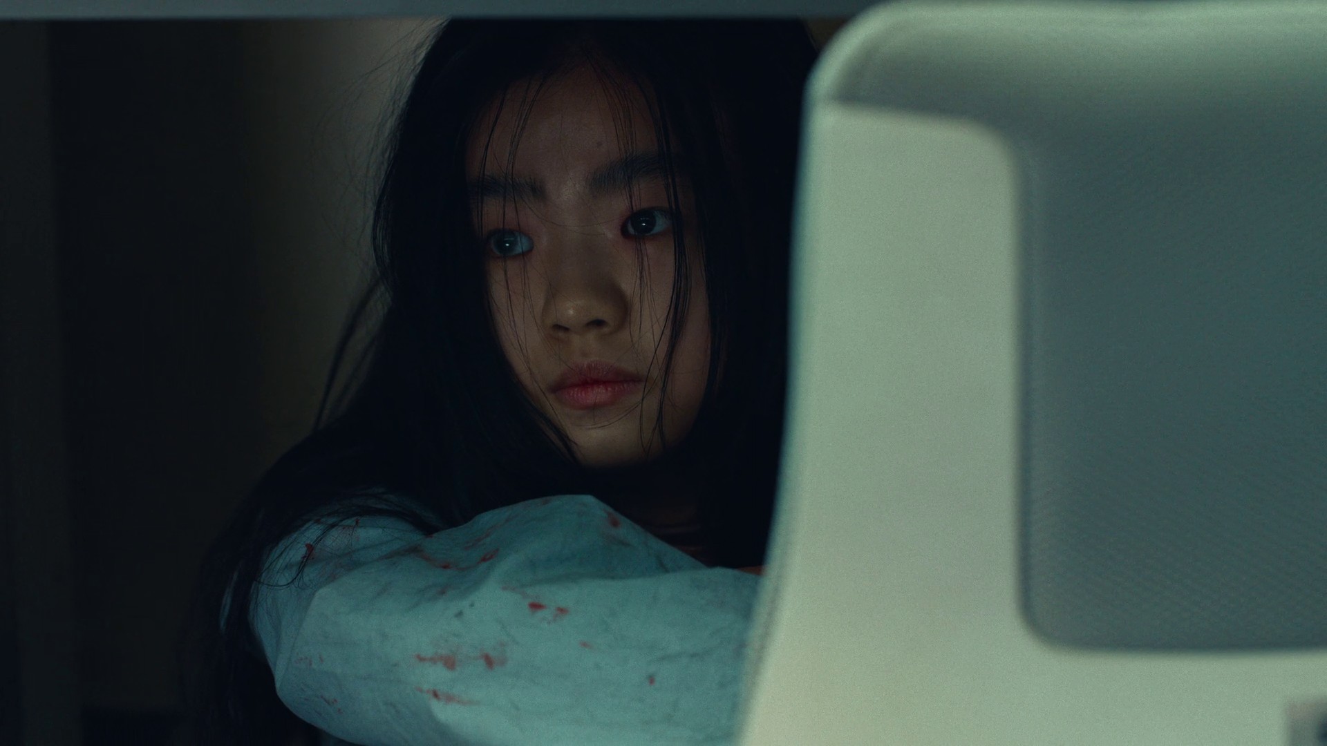 The Silent Sea (2021) —  shot,  lighting