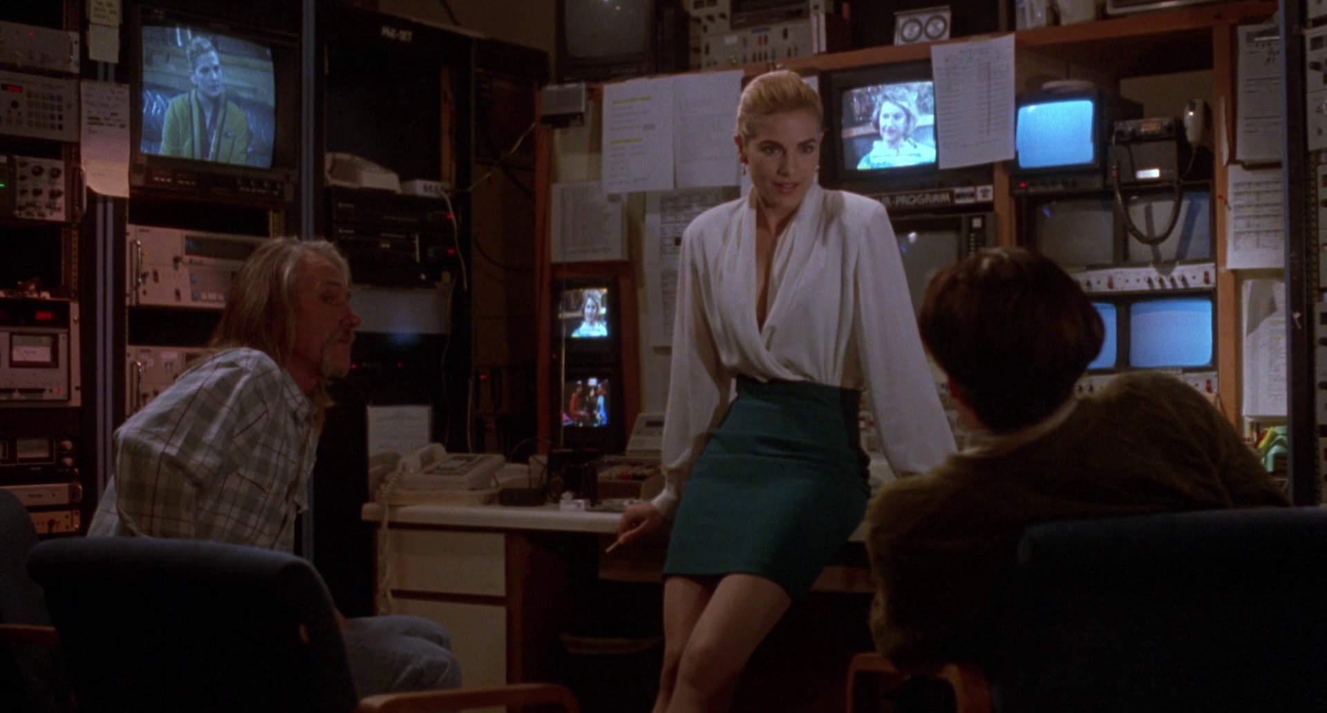 Hellraiser III: Hell on Earth (1992) —  shot,  lighting