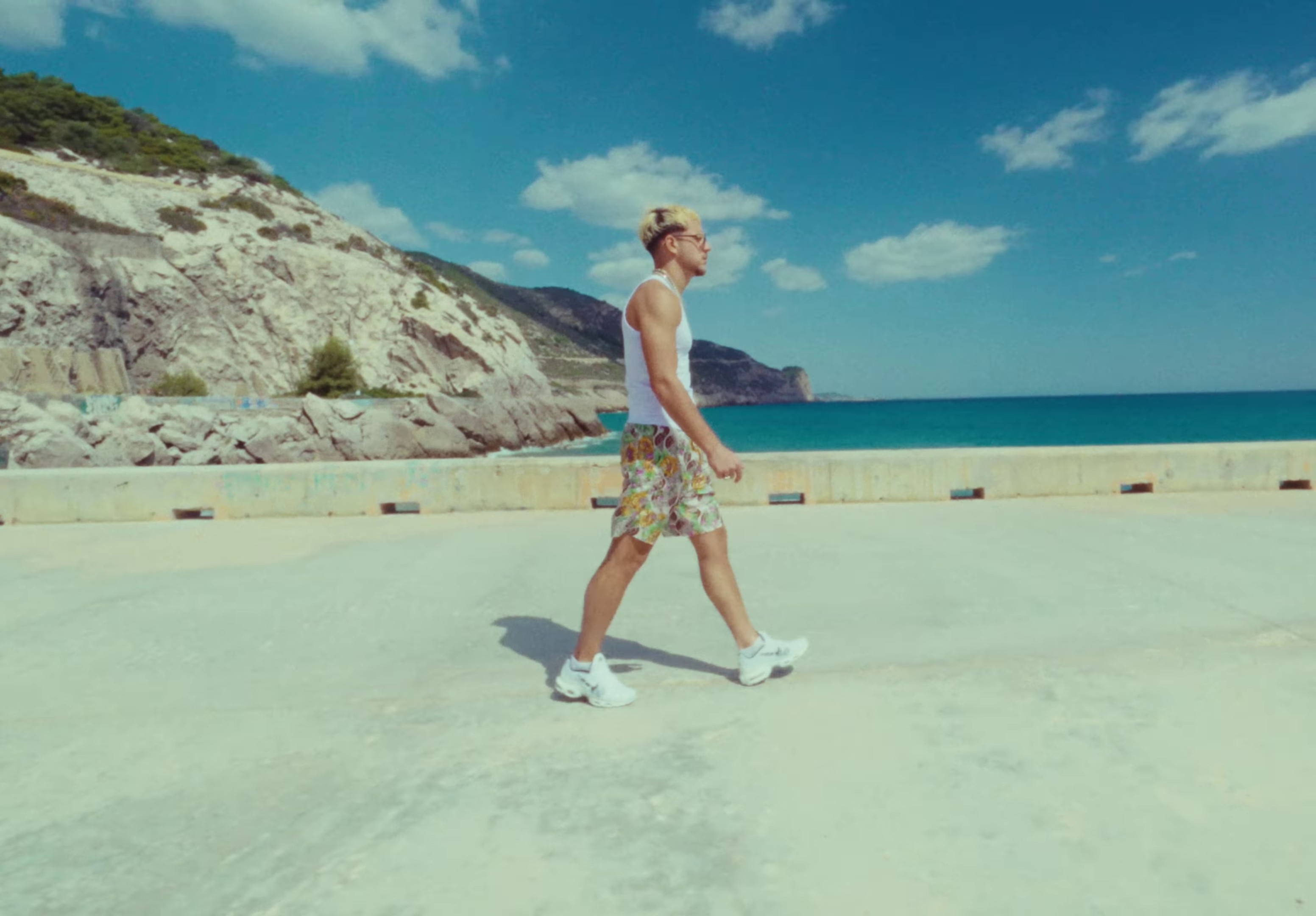 Mignon tout plein (2024) —  shot,  lighting