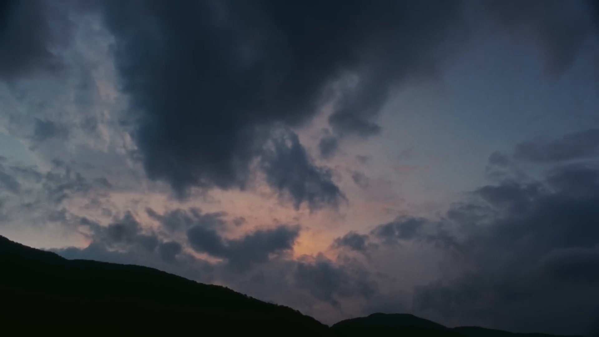 BLOWIN' (2025) —  shot,  lighting