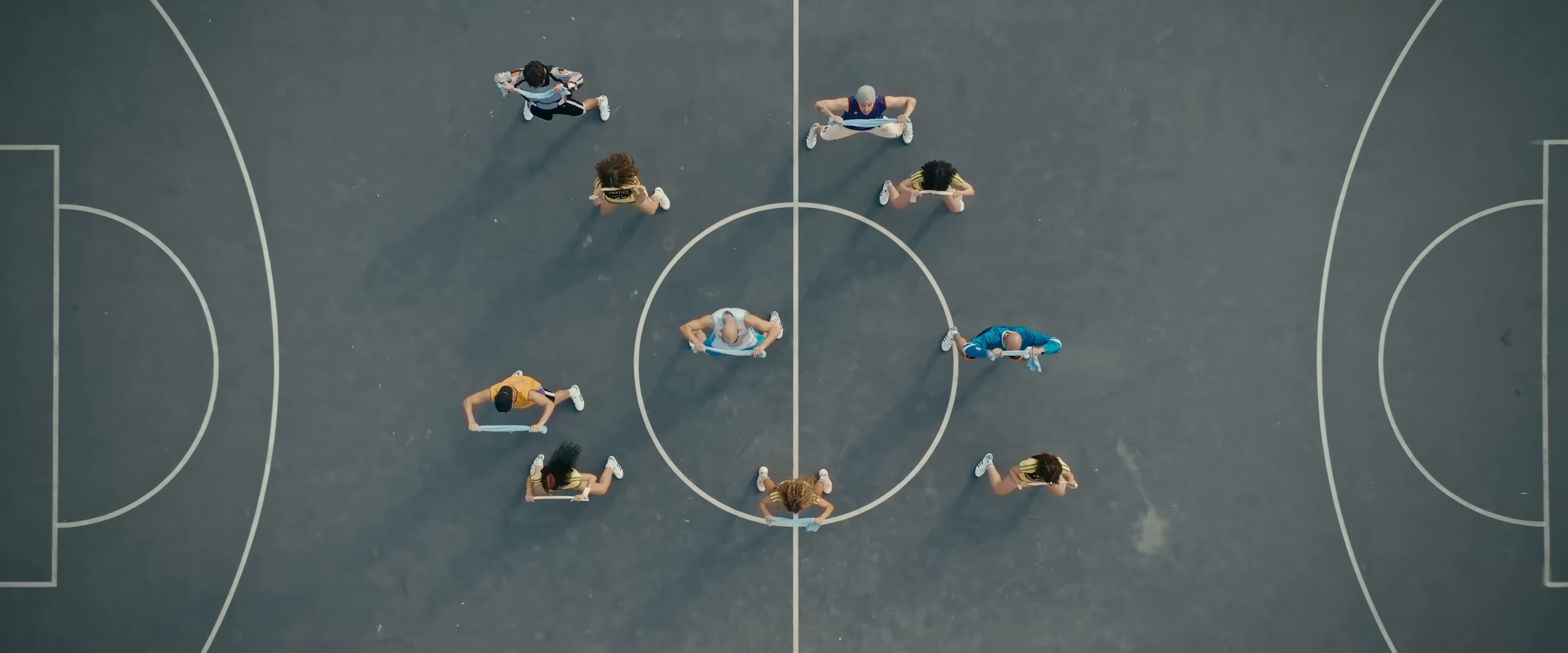 FANATICO (2025) —  shot,  lighting