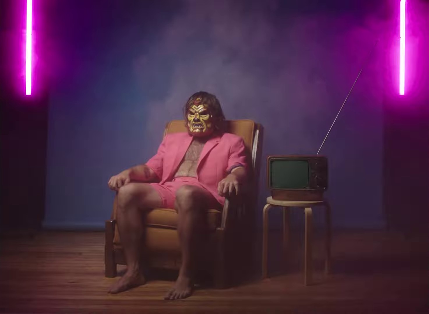 Family Man  (2022) —  shot,  lighting