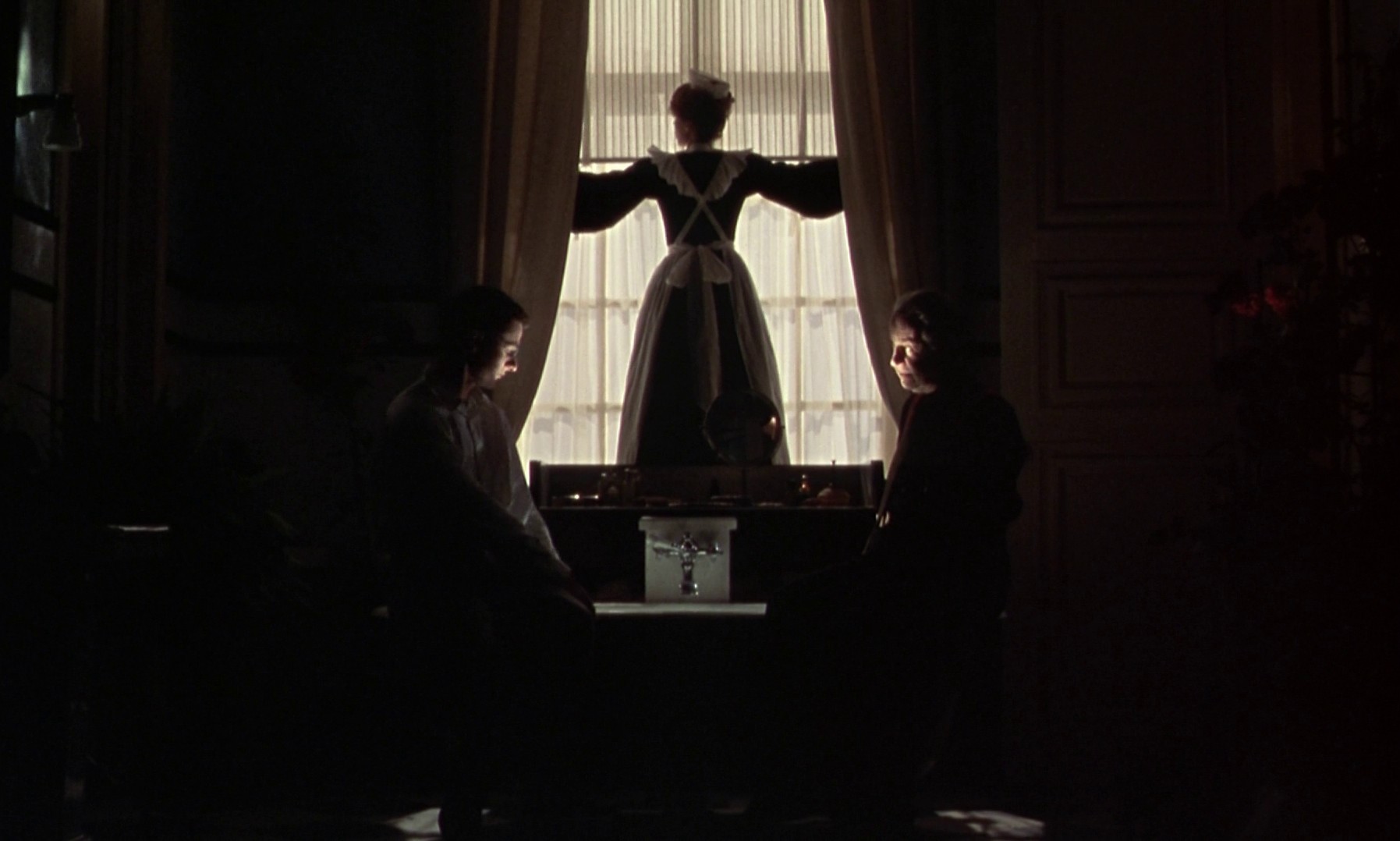 8 ½ Women (1999) —  shot,  lighting