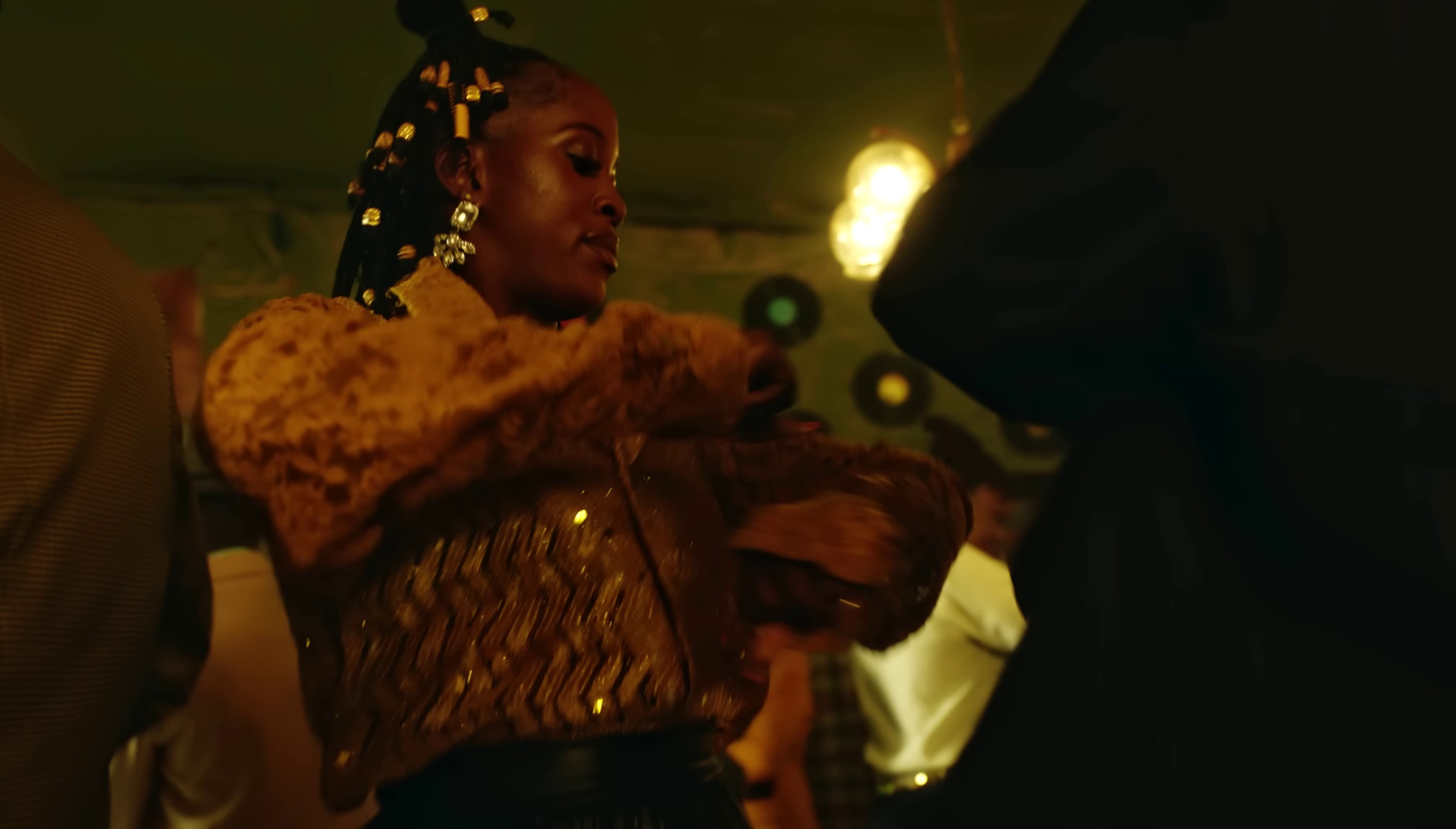 Fakosi (Remix) (2024) —  shot,  lighting