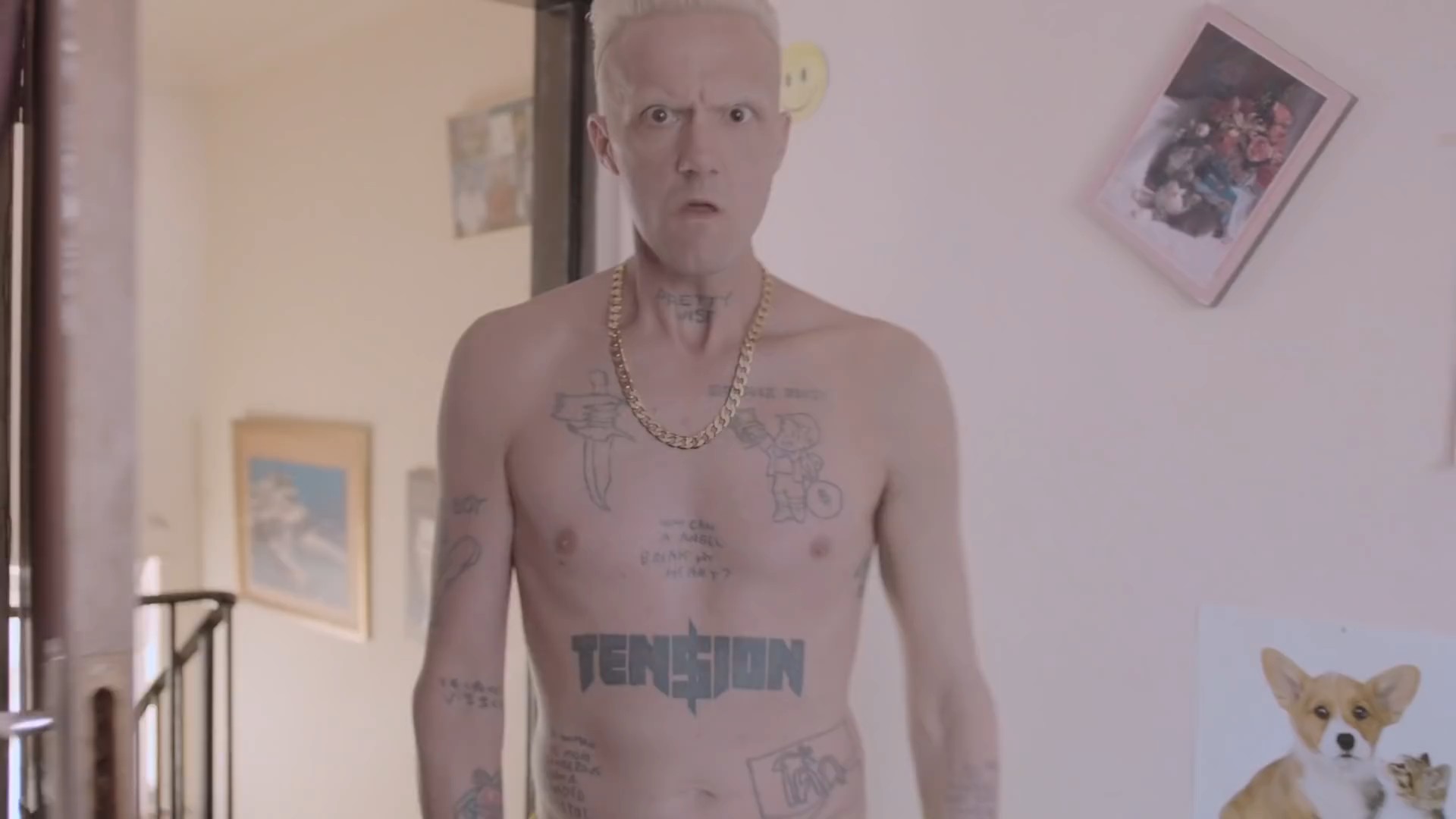 Baby's On Fire (2012) —  shot,  lighting