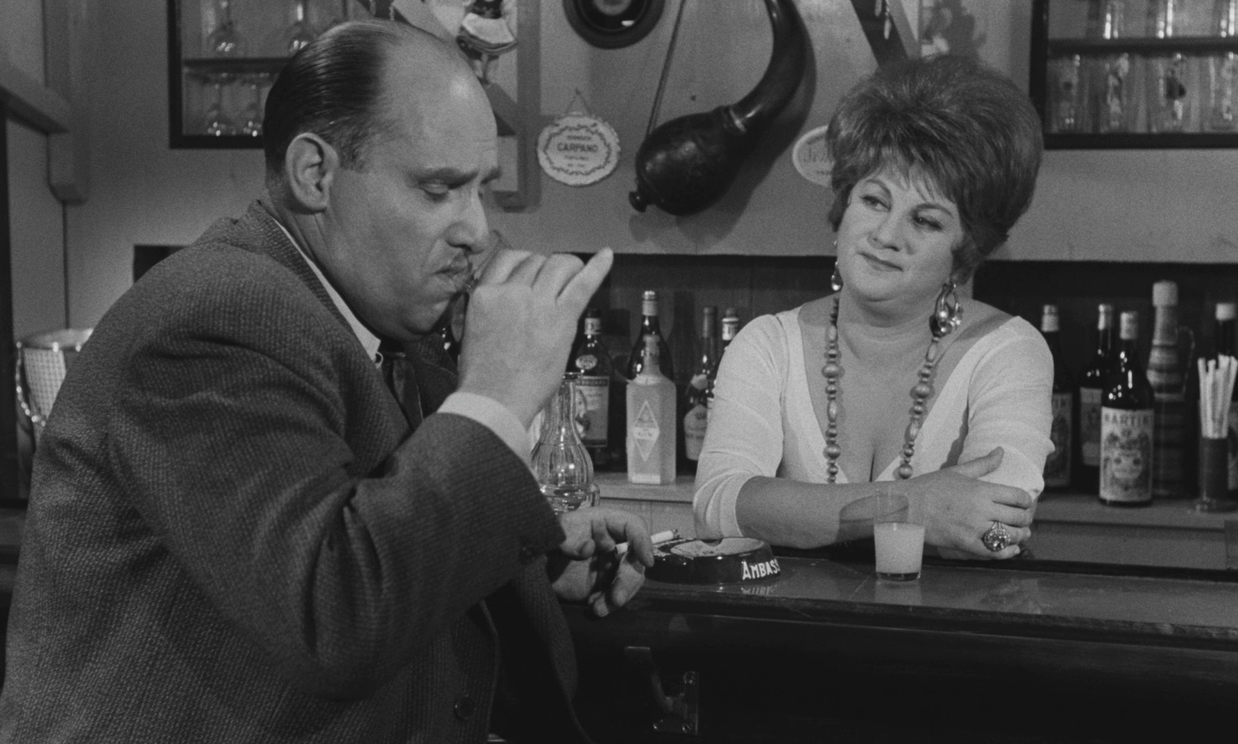 Du mouron pour les petits oiseaux (1963) —  shot,  lighting