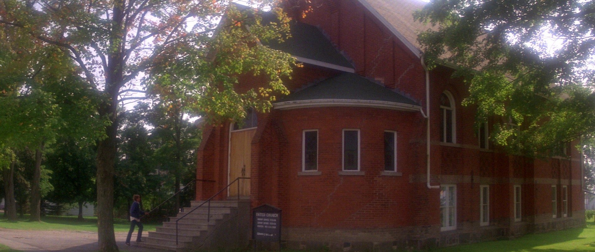 Strange Invaders (1983) —  shot,  lighting