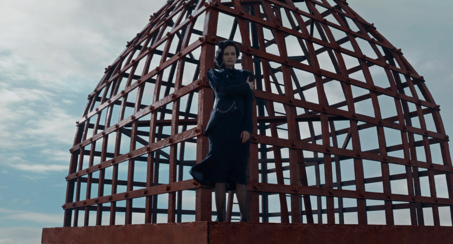 Miss Peregrine's Home for Peculiar Children (2016) —  shot,  lighting