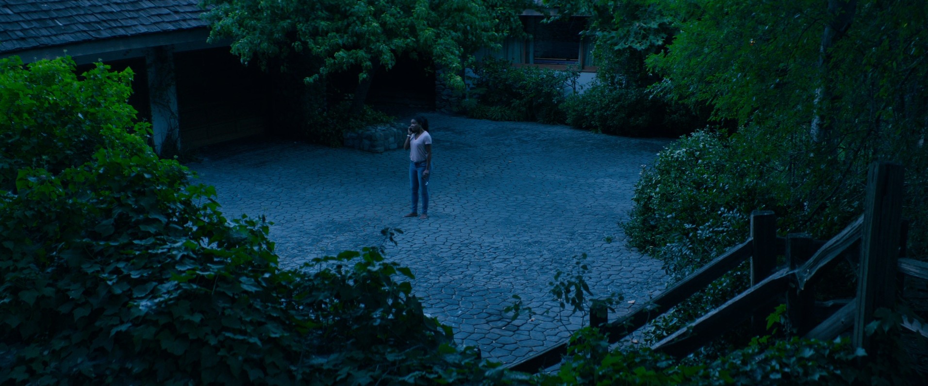 Breaking In (2018) —  shot,  lighting