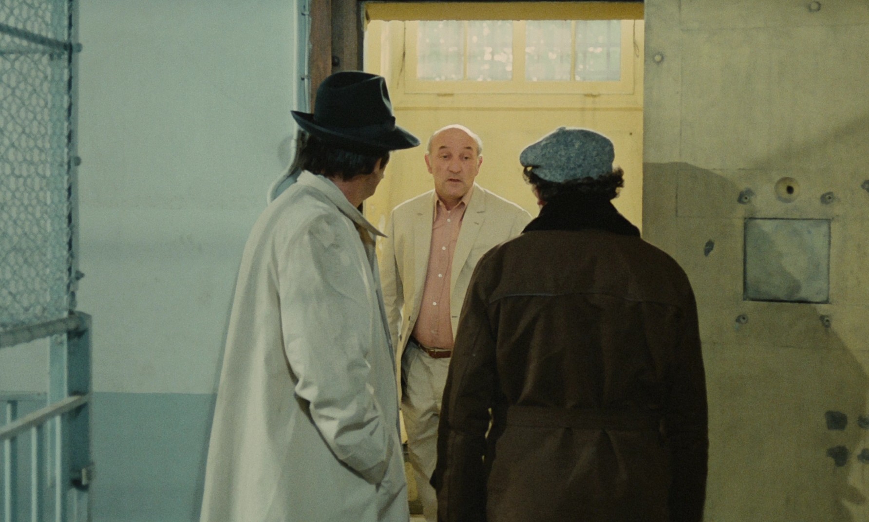 Les vécés étaient fermés de l'intérieur (1976) —  shot,  lighting