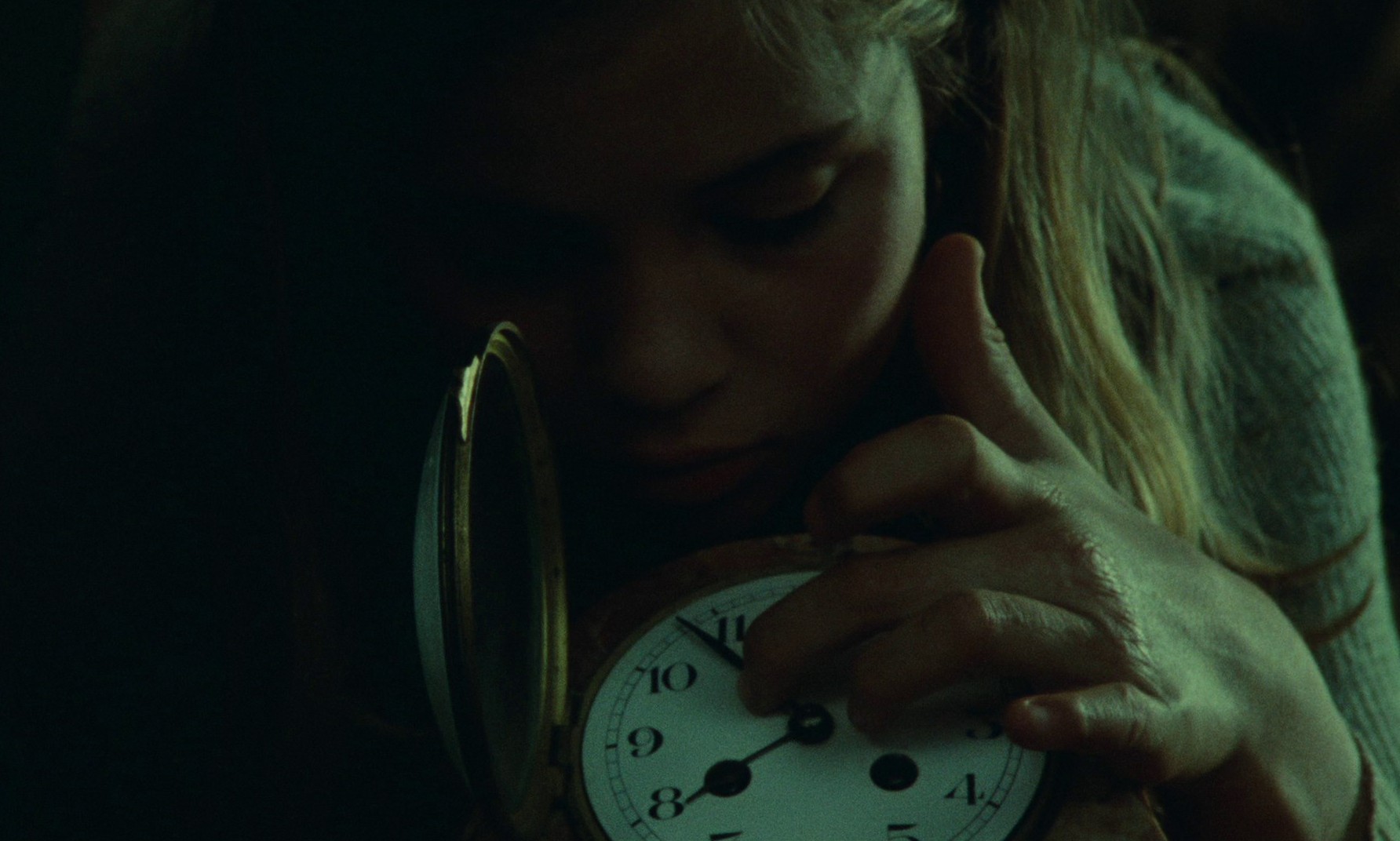 The Hussy (1979) —  shot,  lighting