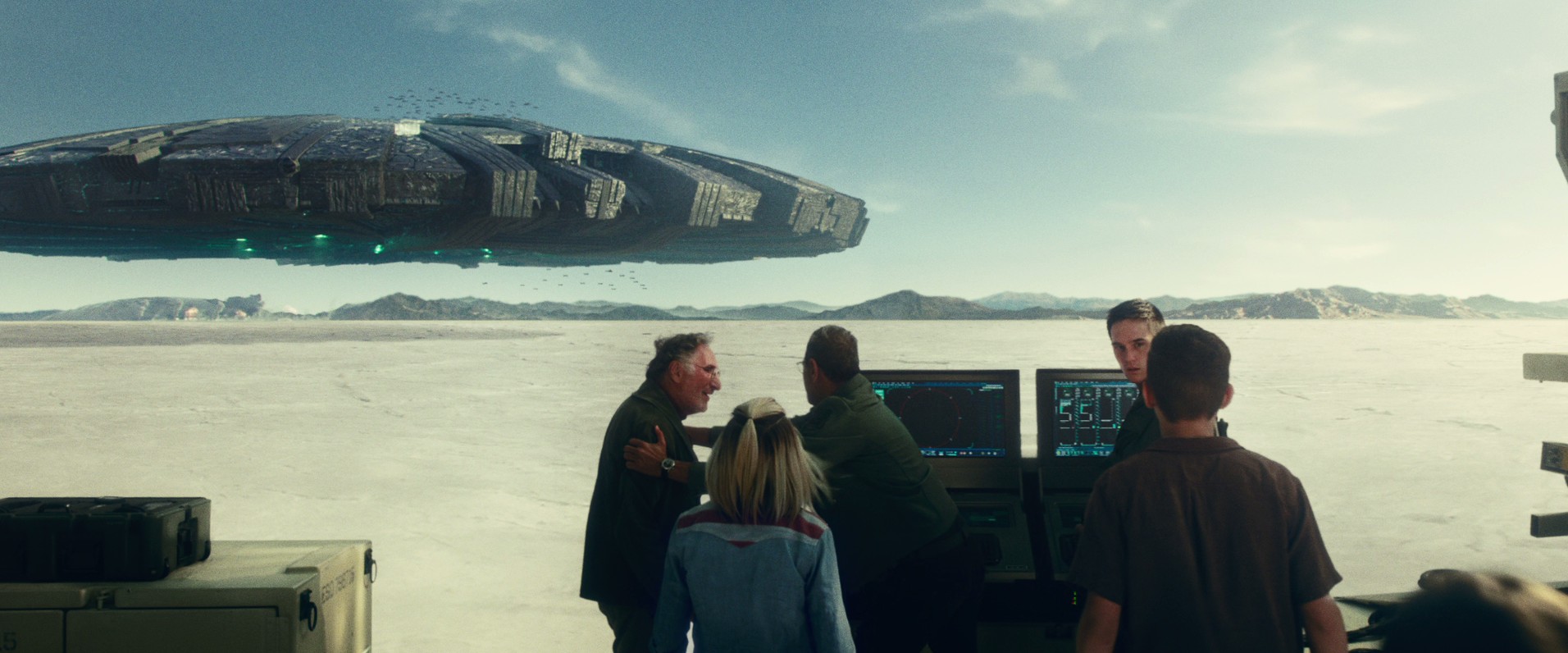 Independence Day: Resurgence (2016) —  shot,  lighting