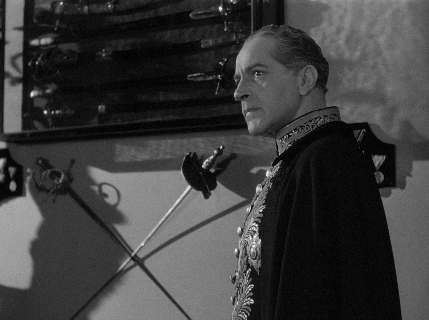 Letter from an Unknown Woman (1948) —  shot,  lighting