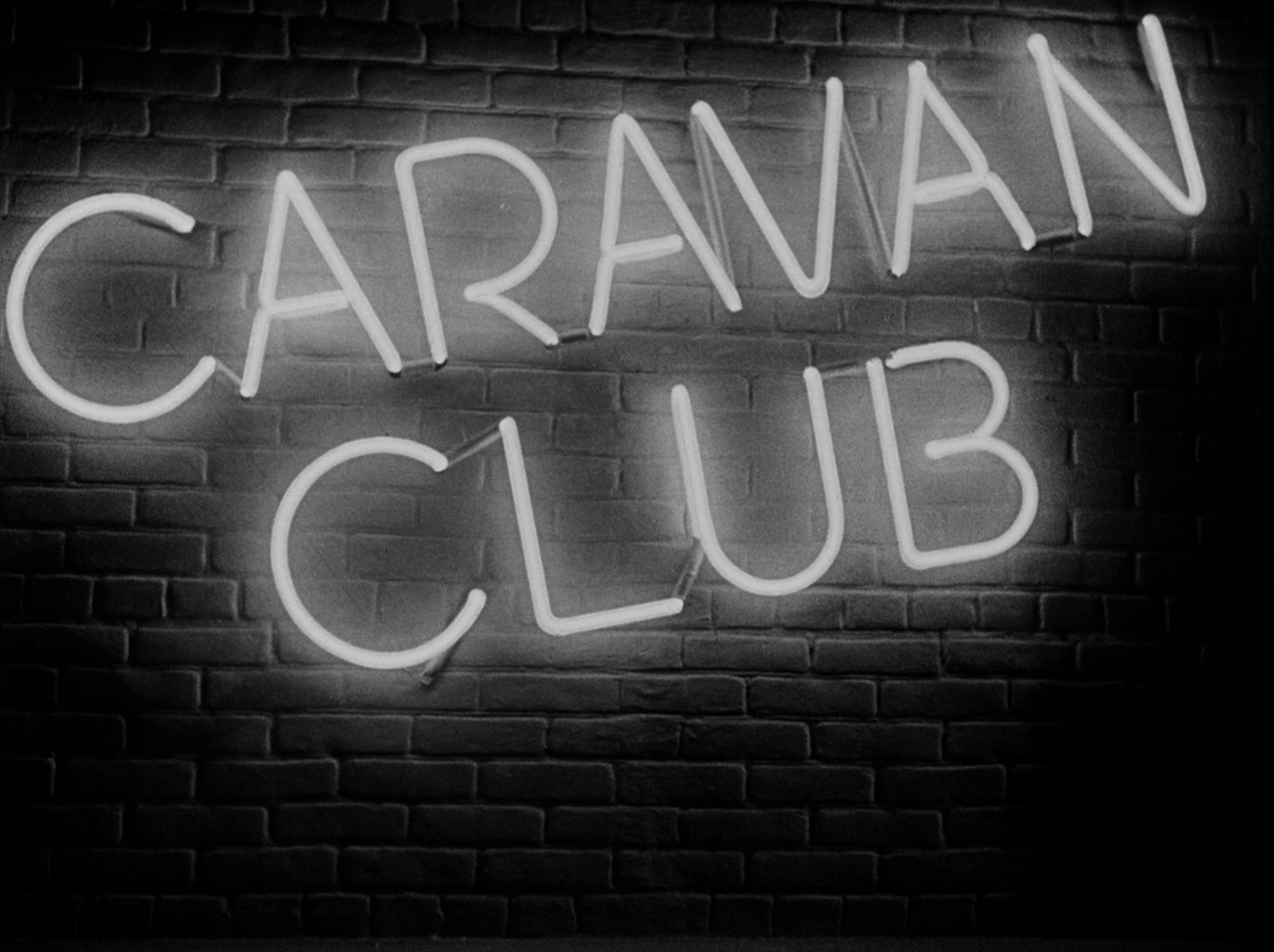 Escape in the Fog (1945) —  shot,  lighting