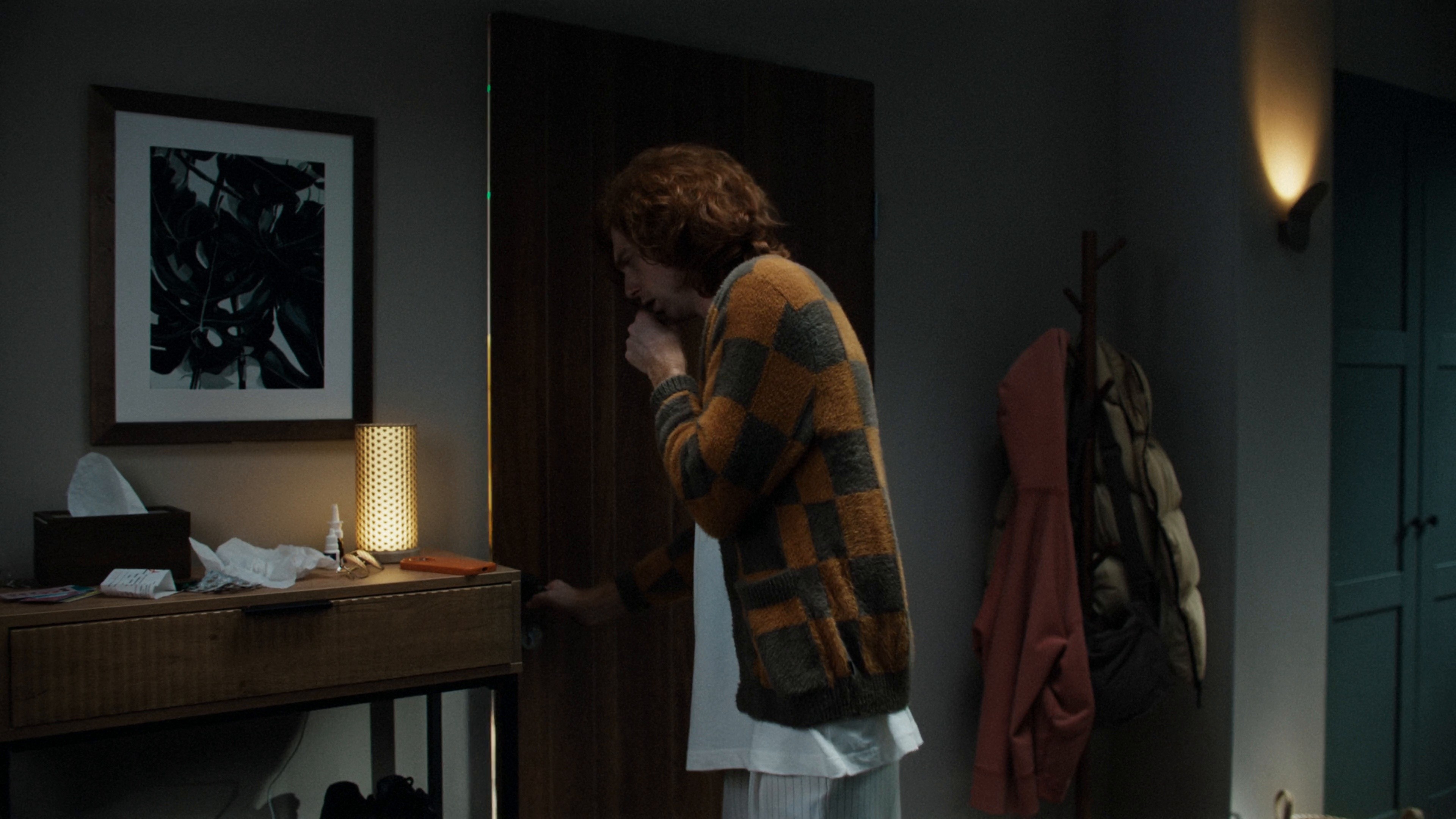 Yandex Eda (2025) —  shot,  lighting