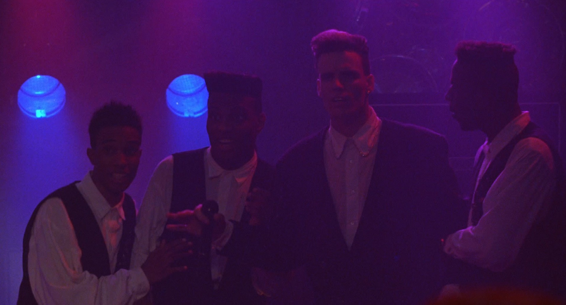 Teenage Mutant Ninja Turtles II: The Secret of the Ooze (1991) —  shot,  lighting