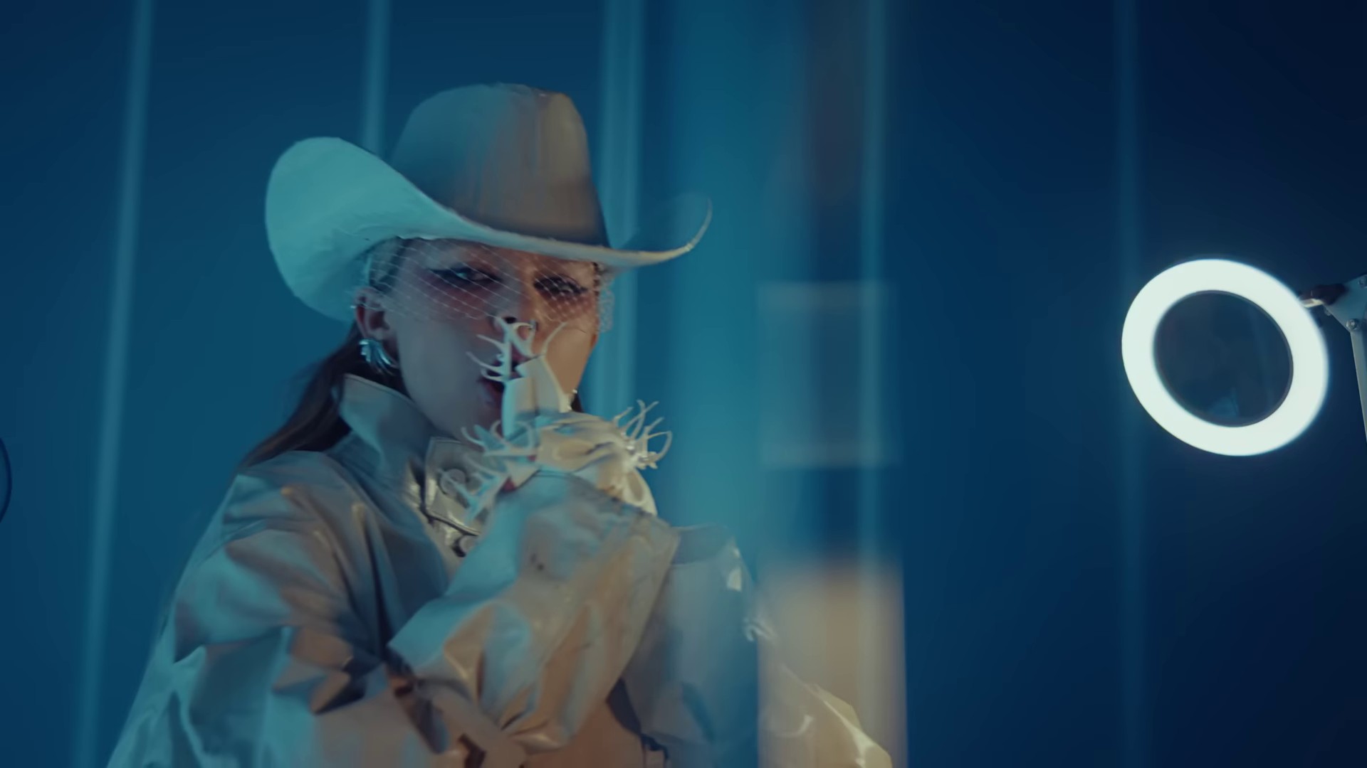 Cut you off (2023) —  shot,  lighting