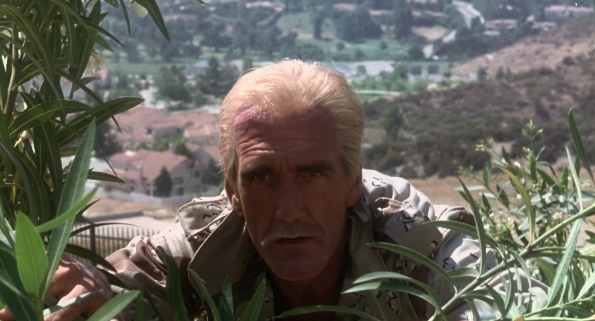 Santa with Muscles (1996) —  shot,  lighting