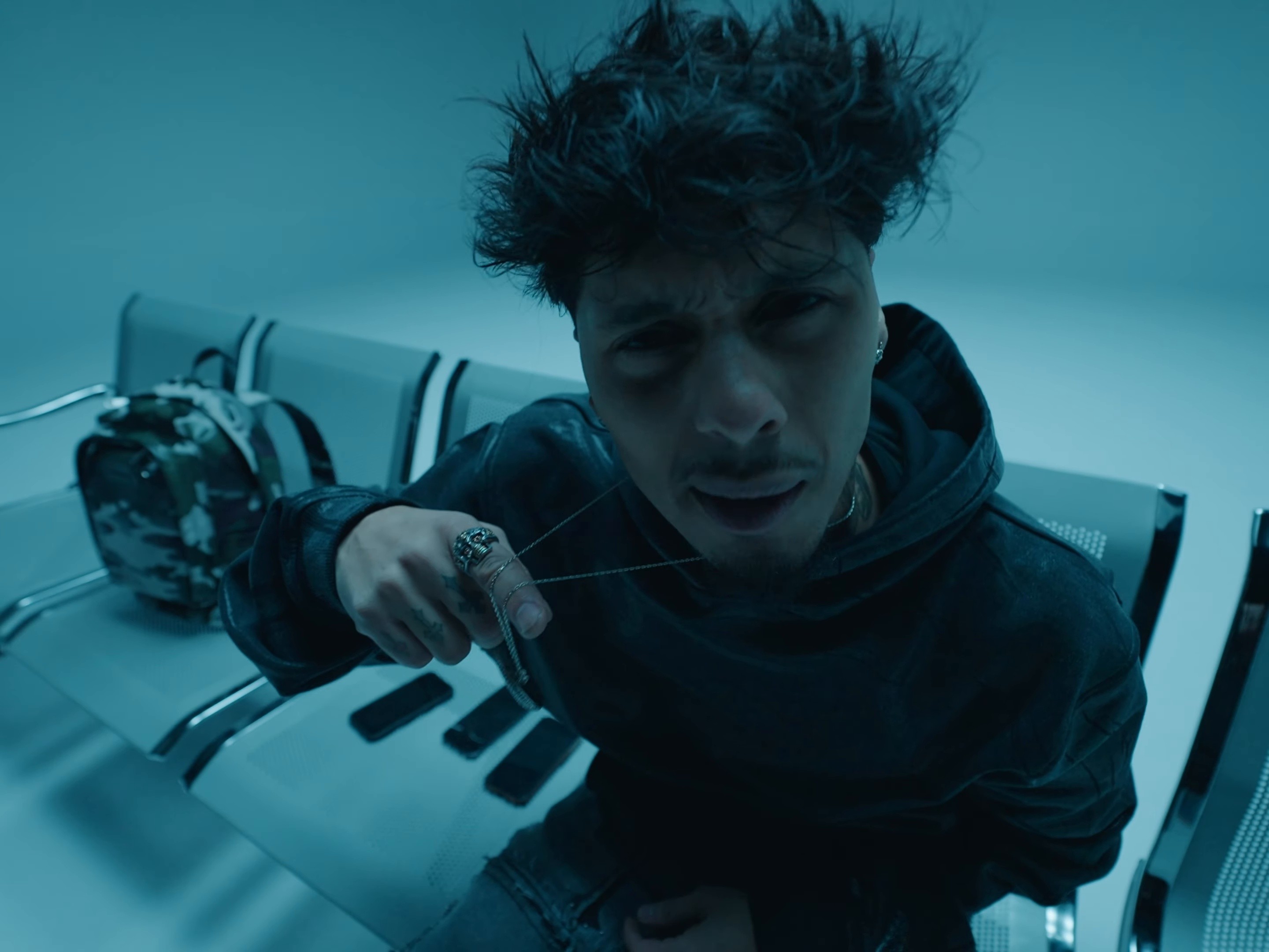 1000 PRIÈRES (2025) —  shot,  lighting